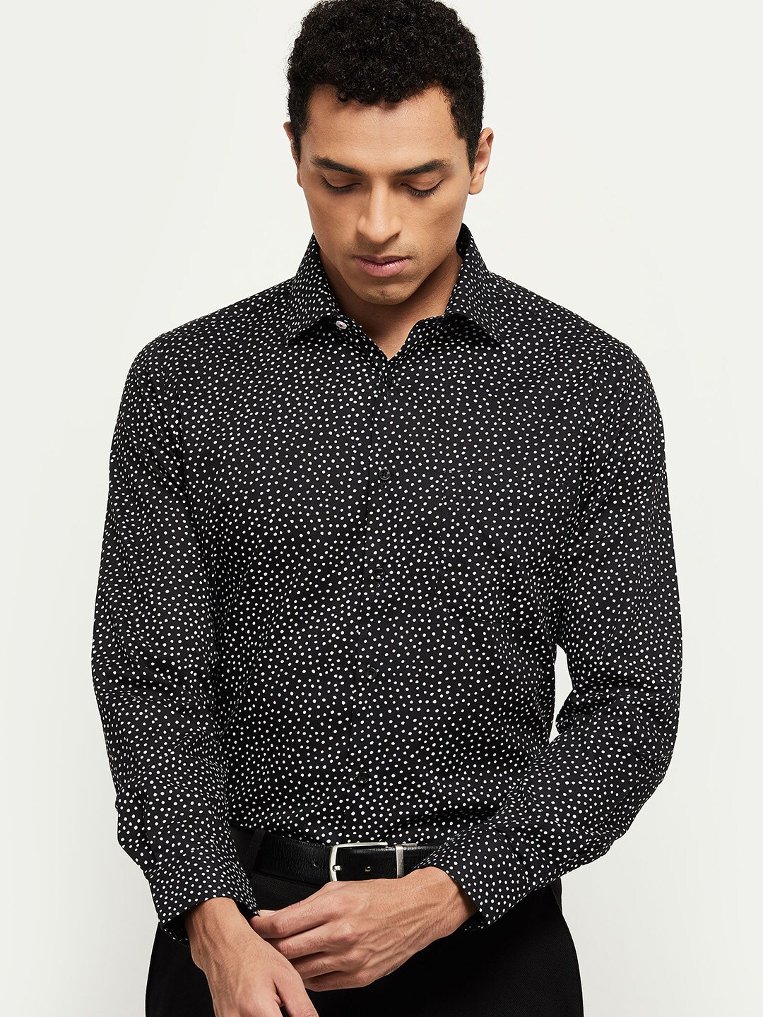 

max Men Black Printed Casual Shirt