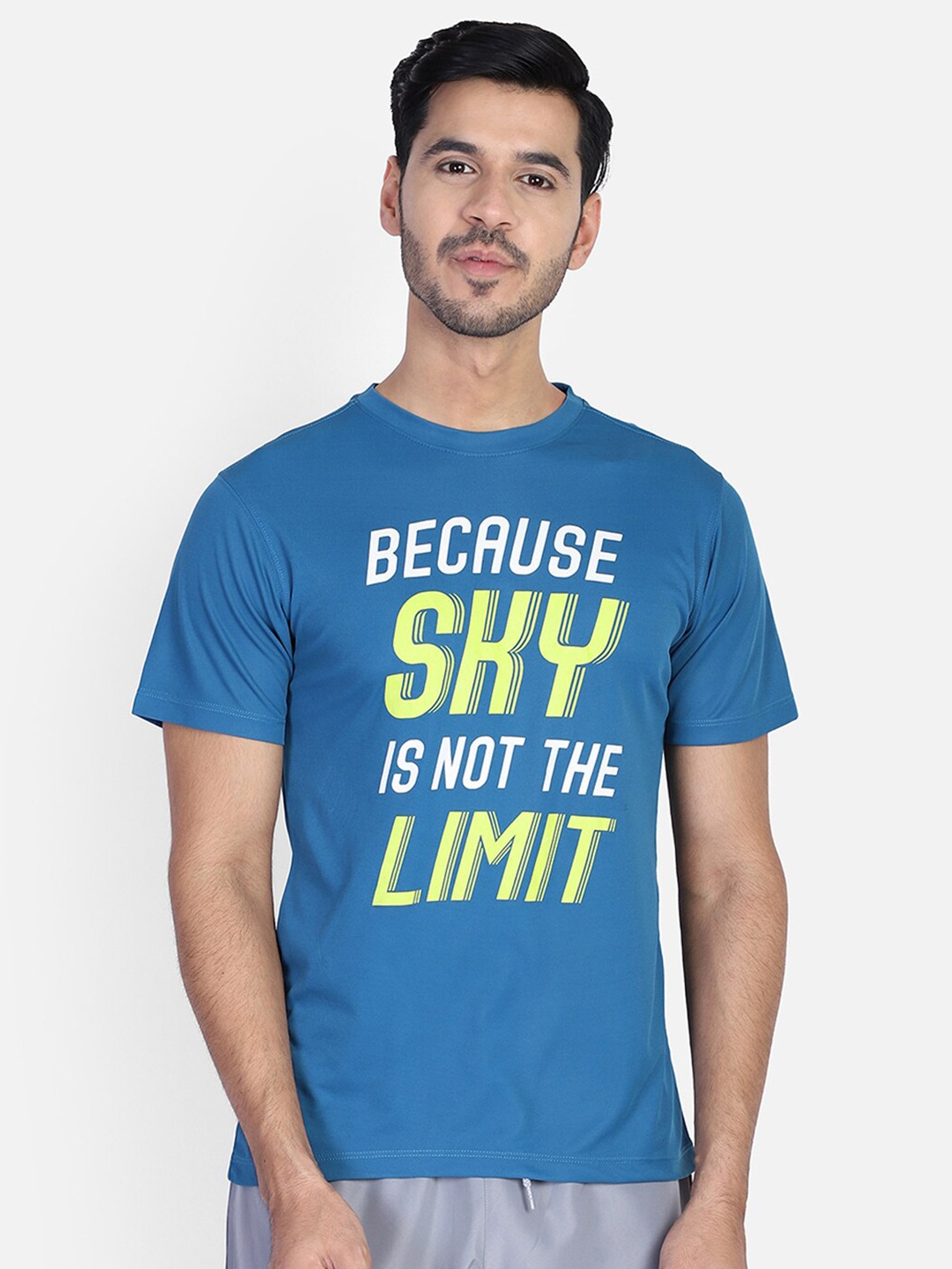 

Yuuki Men Blue & Yellow Typography Printed T-shirt