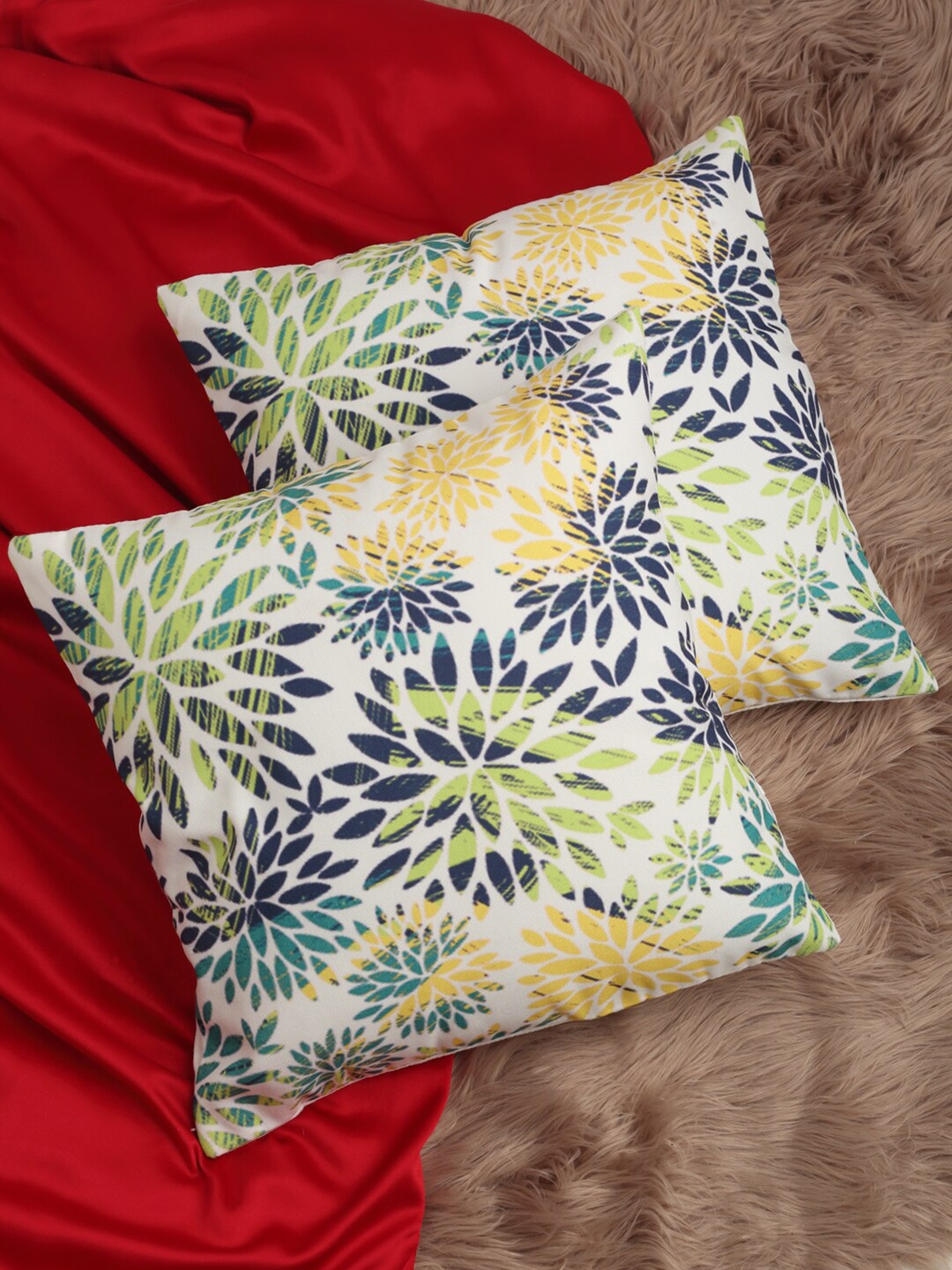 

Alina decor White & Green Set of 2 Floral Square Cushion Covers