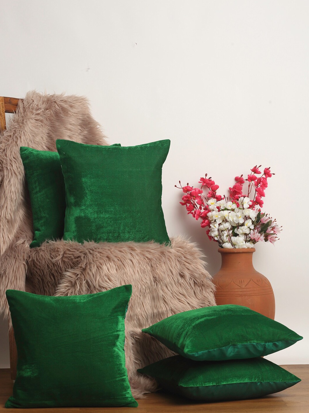 

Alina decor Set of 5 Green Velvet Square Cushion Covers