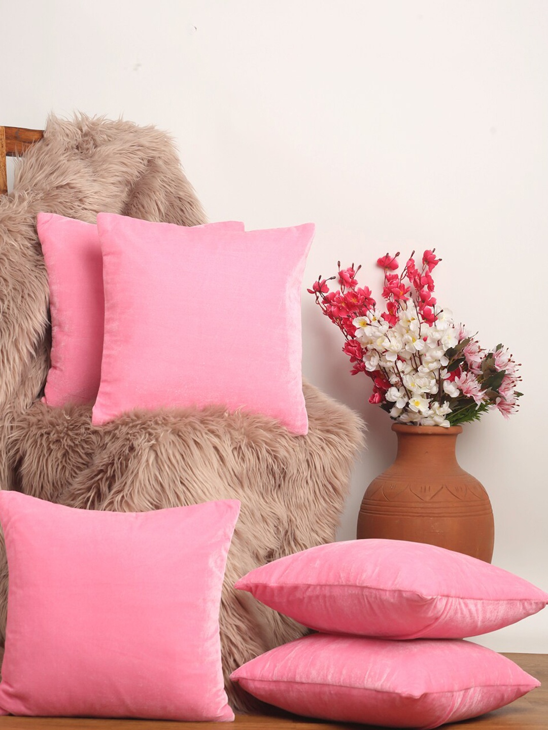 

Alina decor Pink Set of 5 Velvet Square Cushion Covers