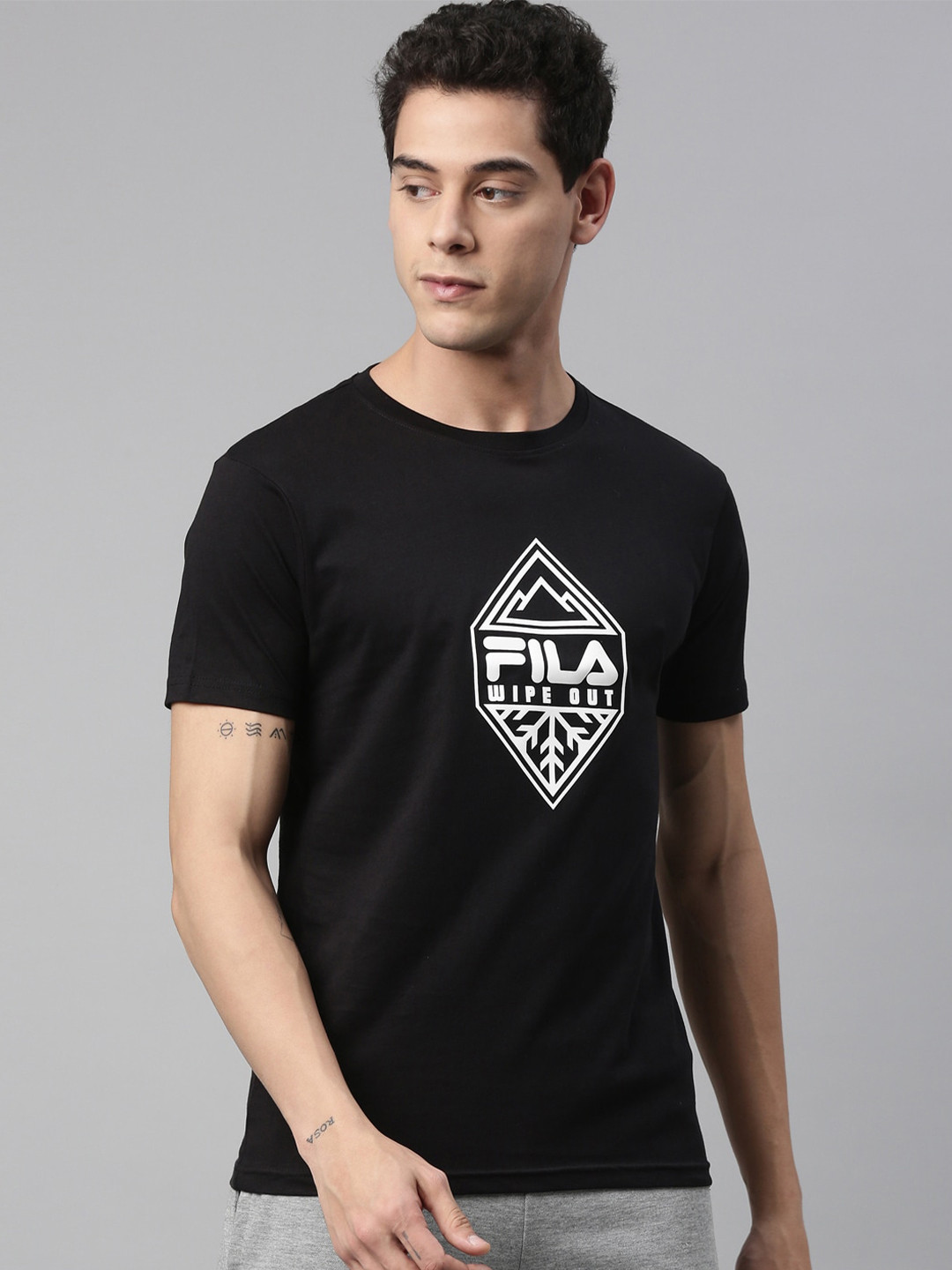 

FILA Men Black & White Brand Logo Printed Pure Cotton T-shirt