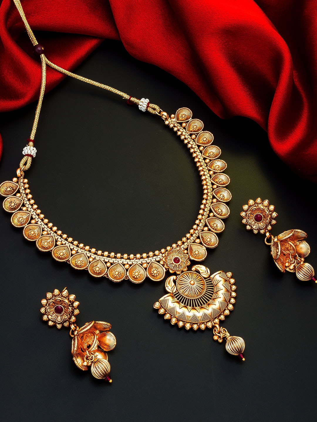 

aadita Pink & Gold-Plated Stone-Studded Beaded Temple Jewellery Set