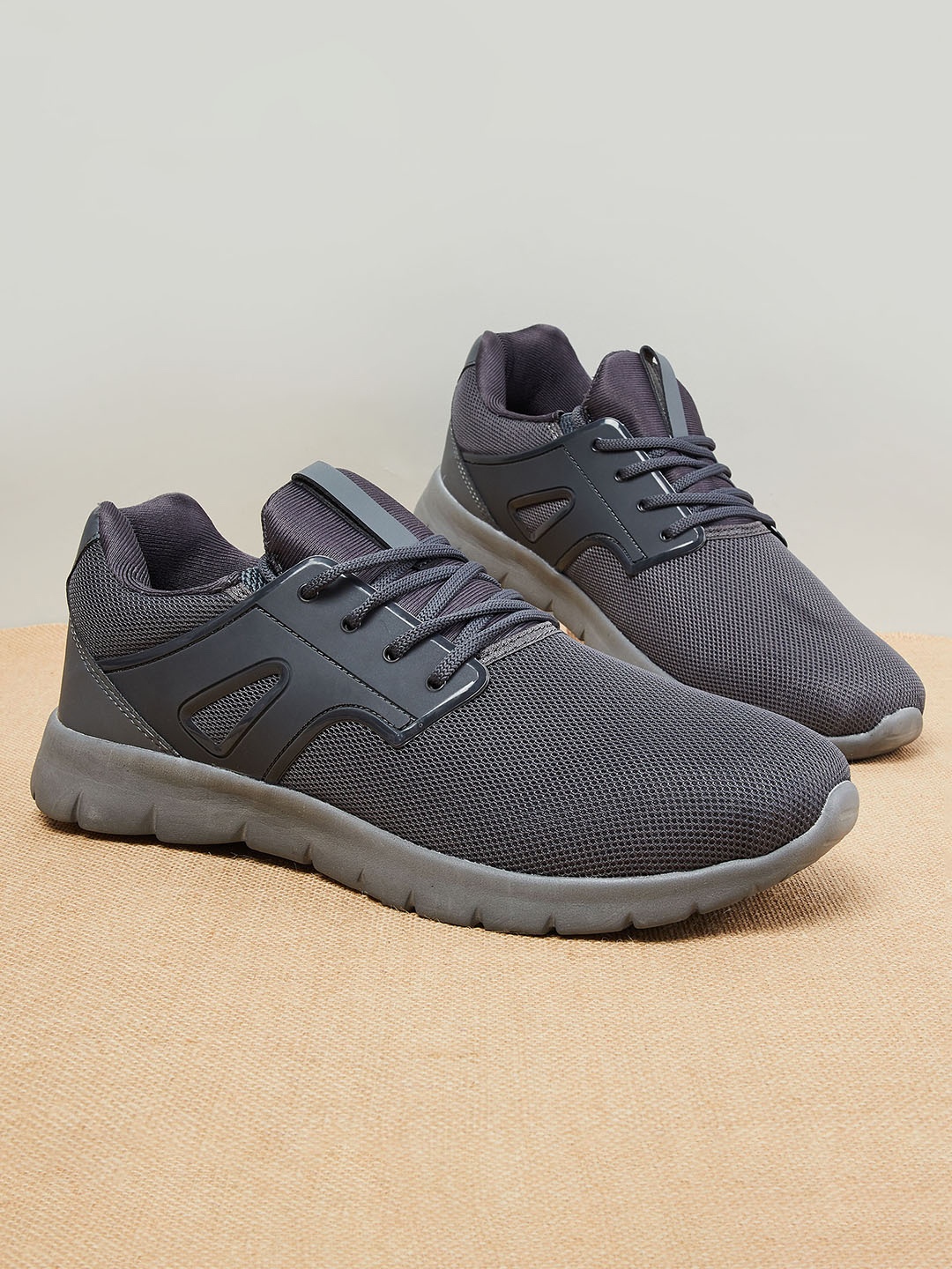 

max Men Grey Woven Design Regular Sneakers