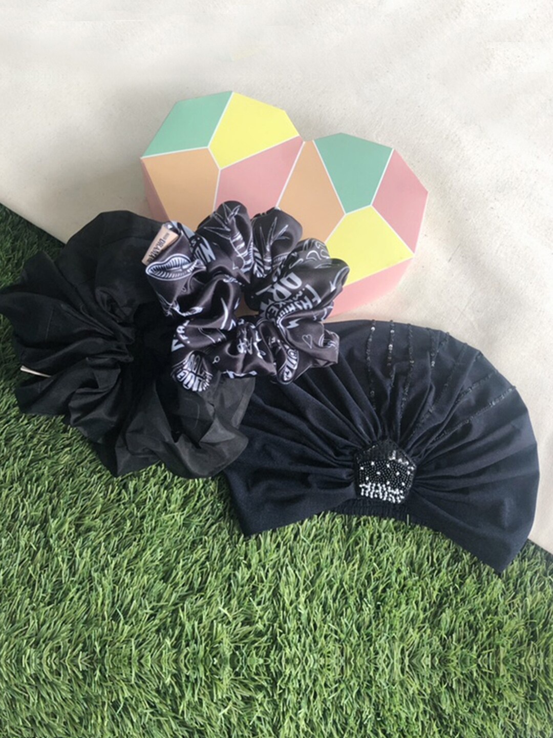 

HAIR DRAMA COMPANY Women Black & White Set of 4 Embellished Hair Accessory Set