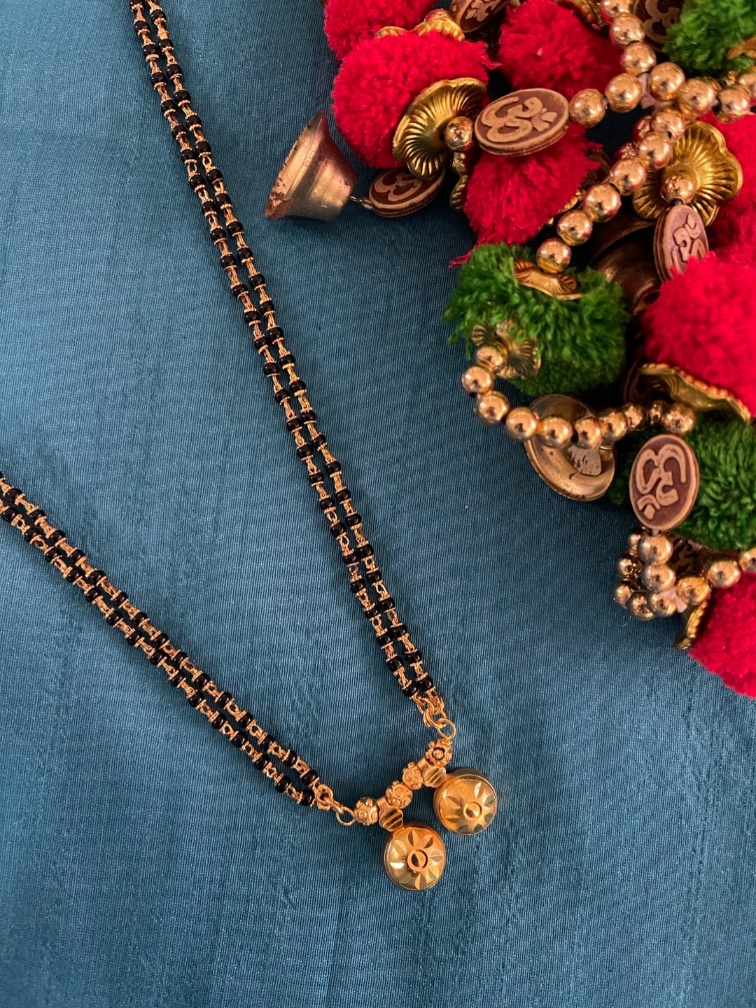 

Digital Dress Room Gold-Plated Black Stone-Studded & Beaded Mangalsutra