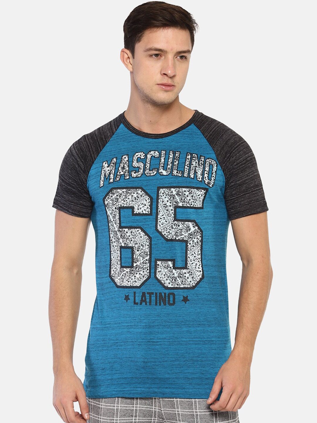 

Masculino Latino Men Blue Typography Printed T-shirt