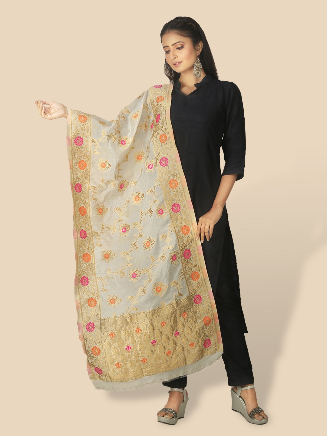

Sanwara Women White & Gold-Toned Woven Design Pure Silk Dupatta
