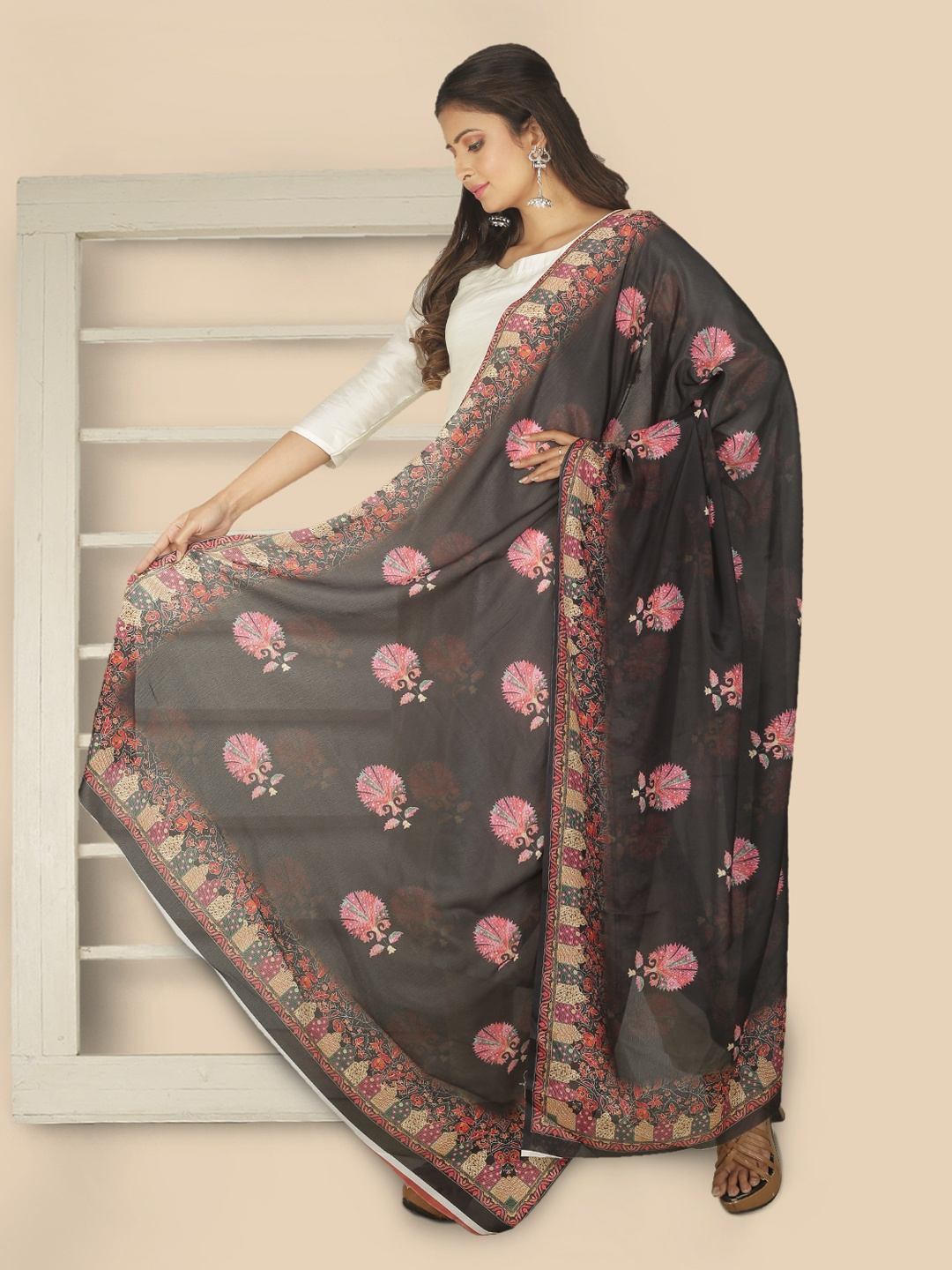 

Sanwara Women Black Ethinic Motifs Printed Tusser Silk Printed Dupatta