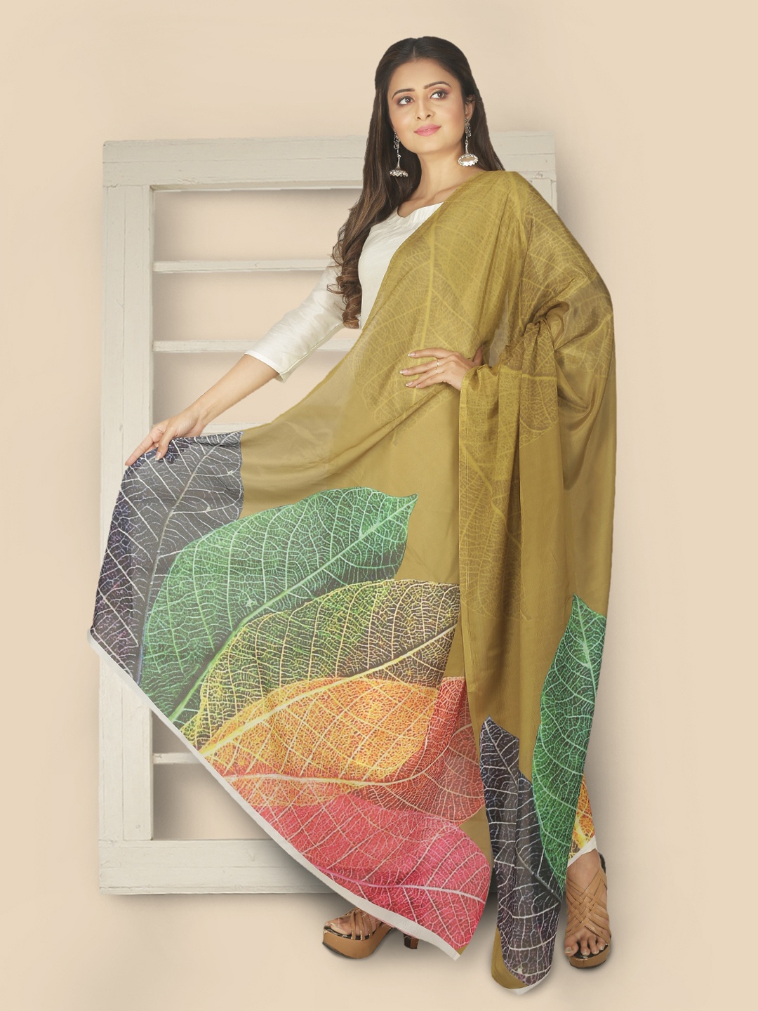 

Sanwara Women Green & Pink Mehandi Pure Silk Printed Dupatta