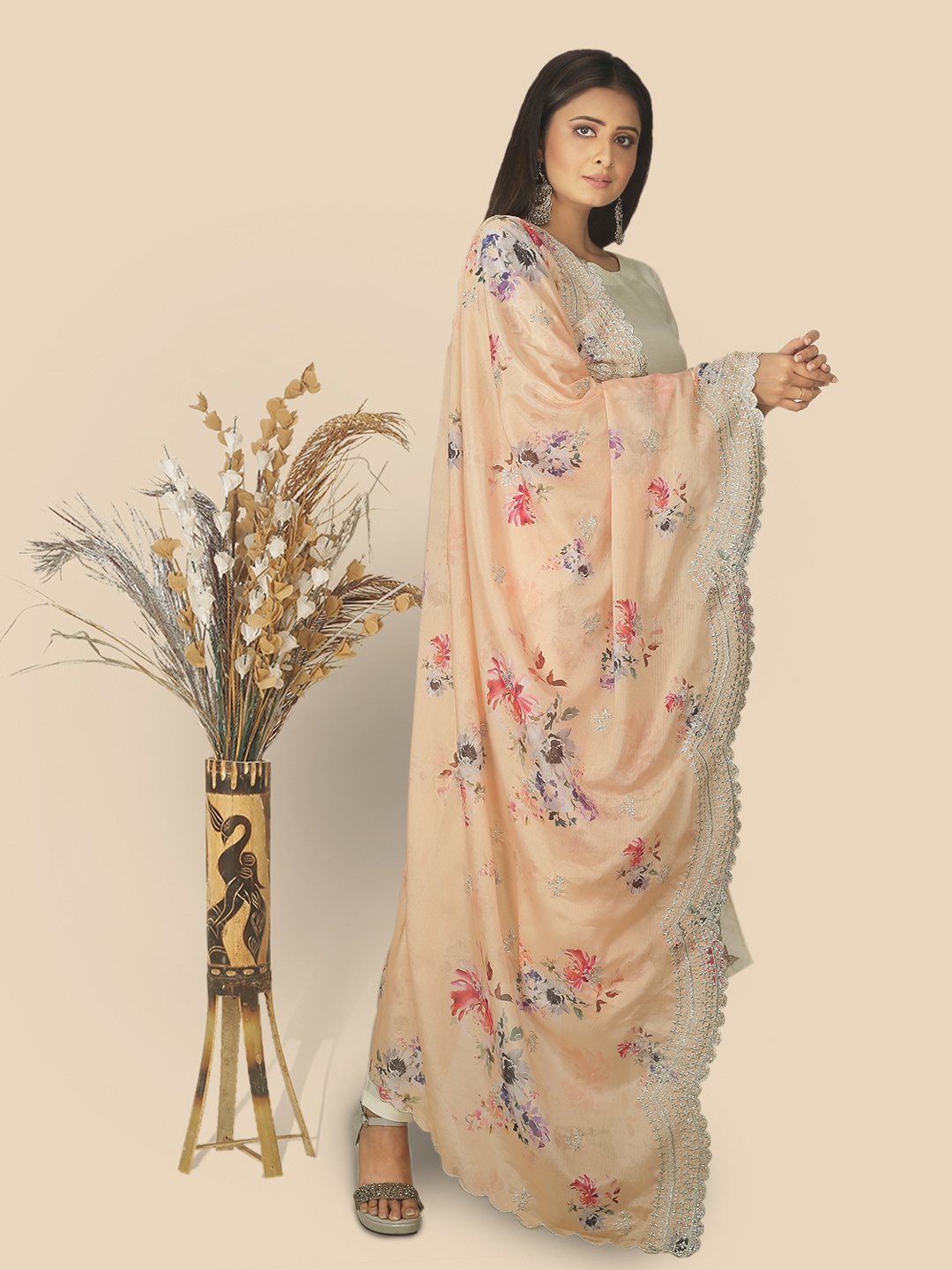 

Sanwara Peach-Coloured & Silver-Toned Embroidered Dupatta with Zari