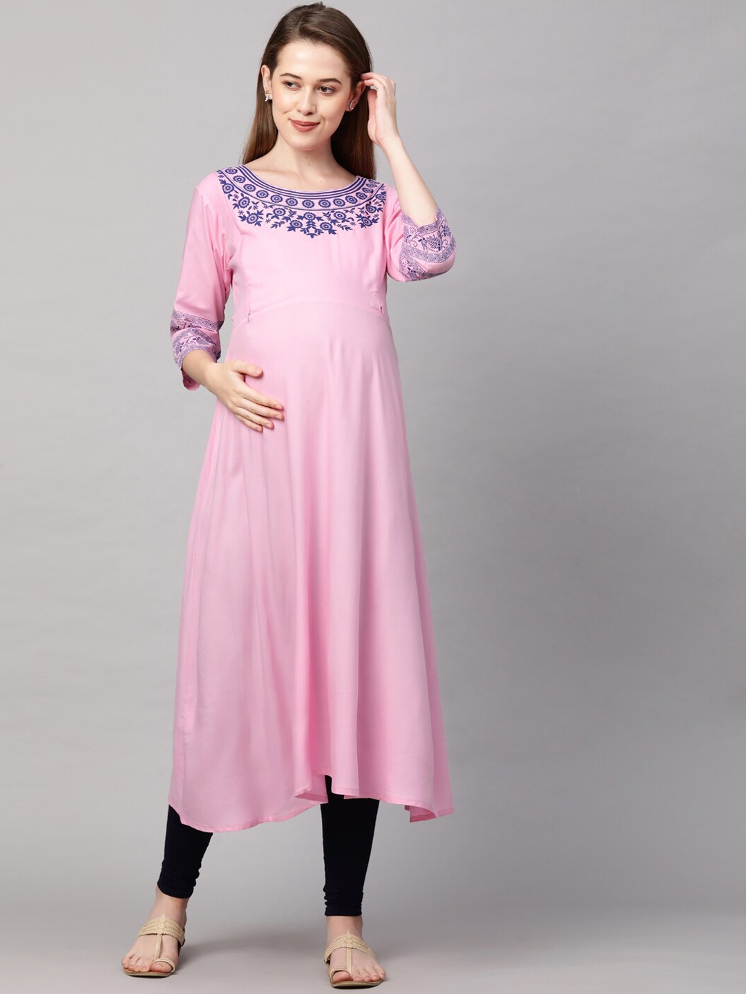 

MomToBe Women Pink Geometric Yoke Design Maternity Sustainable Kurta