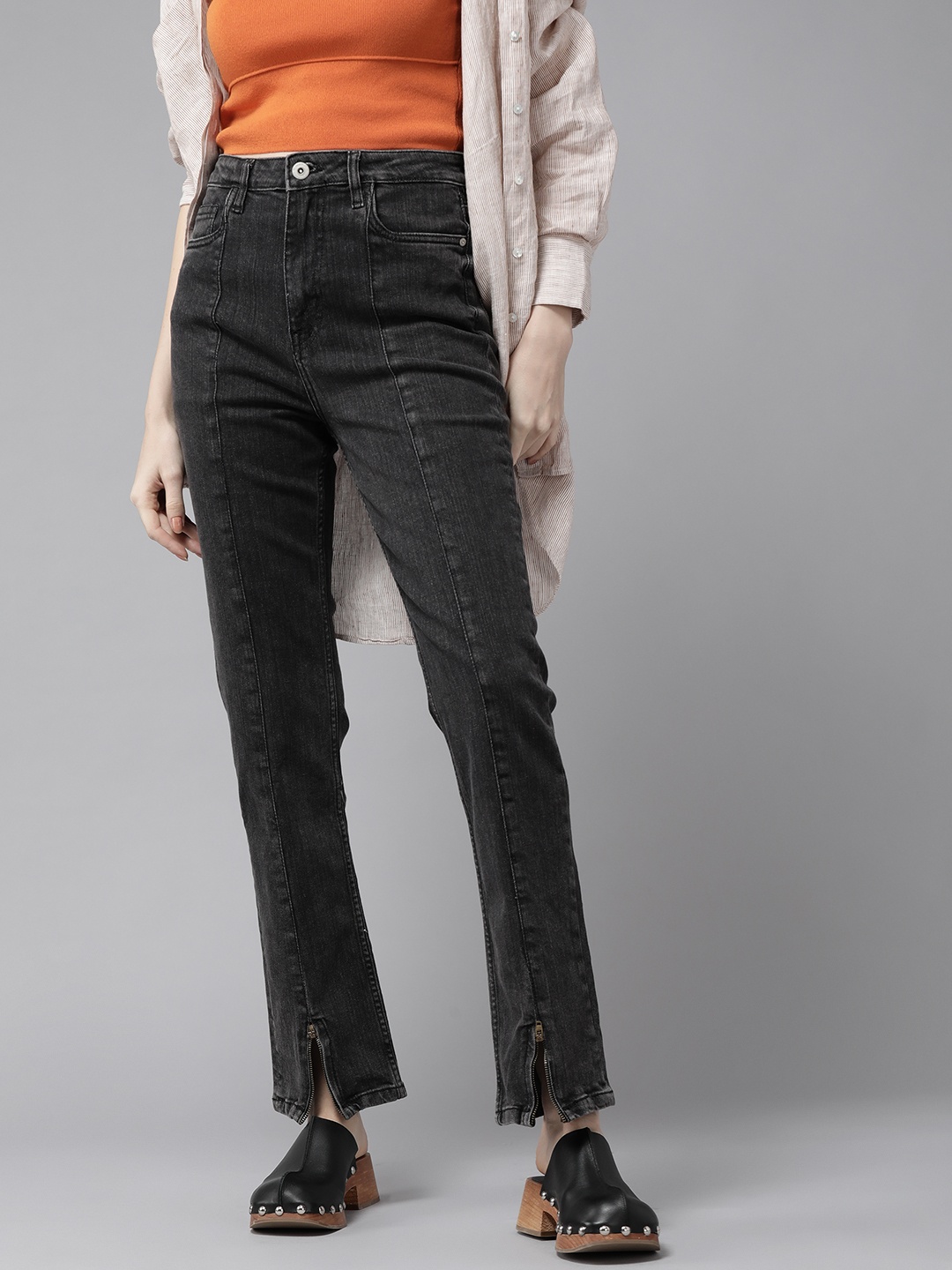 

Roadster Women Black Slim Straight Fit Stretchable Jeans With Zipper Detail Hem