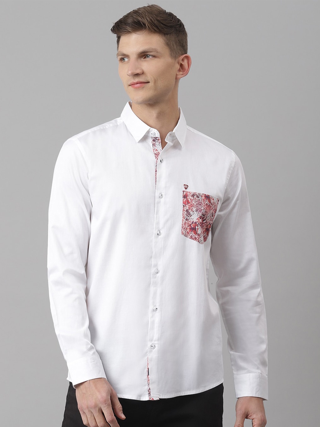 

Thomas Scott Men White & Red Slim Fit Pure Cotton Casual Sustainable Shirt