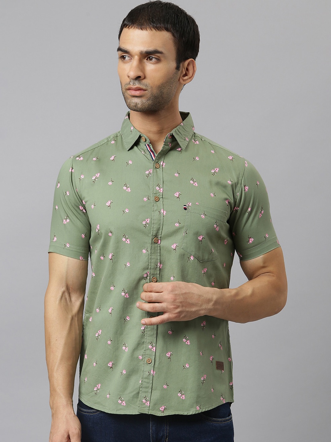

Thomas Scott Men Green Relaxed Slim Fit Floral Printed Casual Shirt