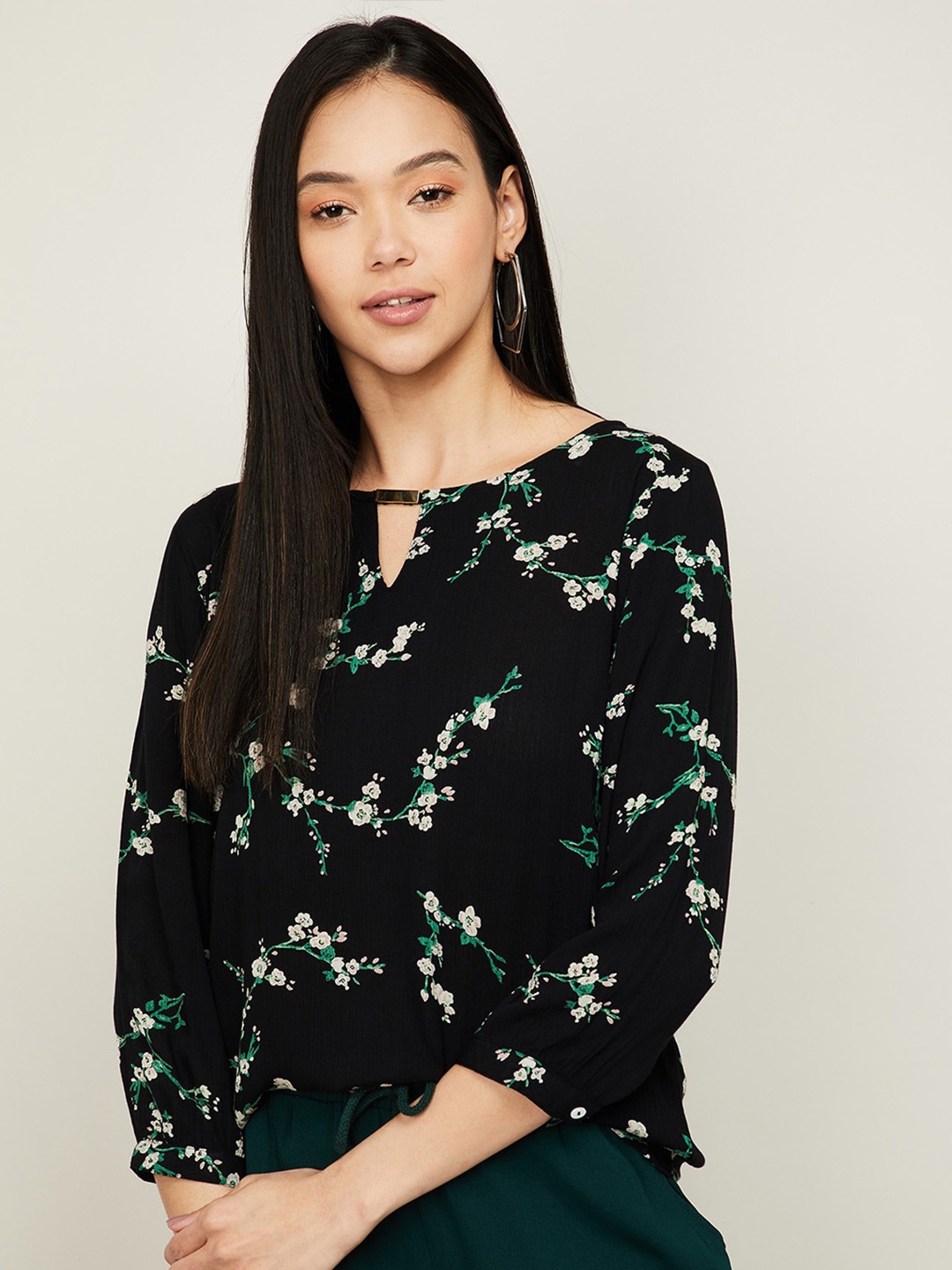 

Fame Forever by Lifestyle Black & Green Floral Print Keyhole Neck Top
