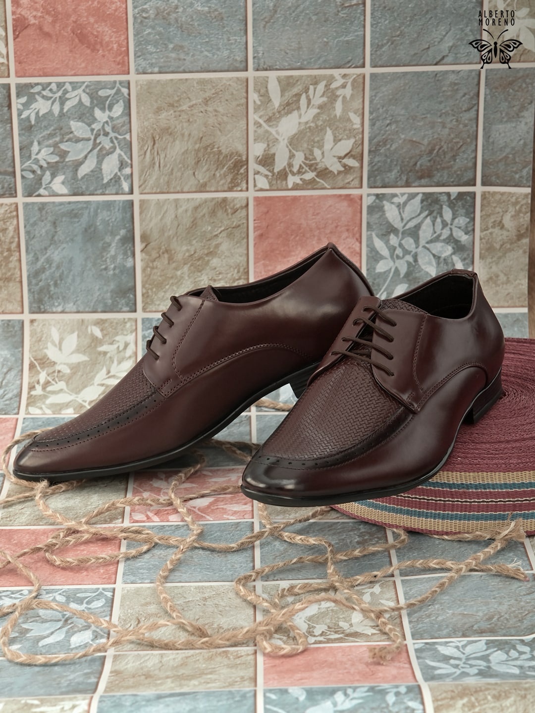 

ALBERTO MORENO Men Brown Solid Formal Derbys