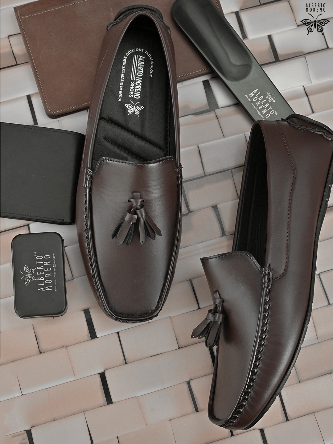 

ALBERTO MORENO Men Brown Solid Loafers