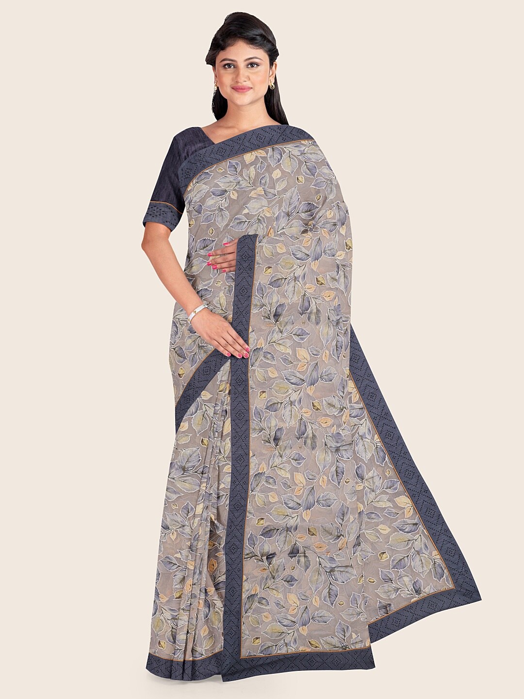 

Pothys Grey & Cream-Coloured Floral Printed Saree
