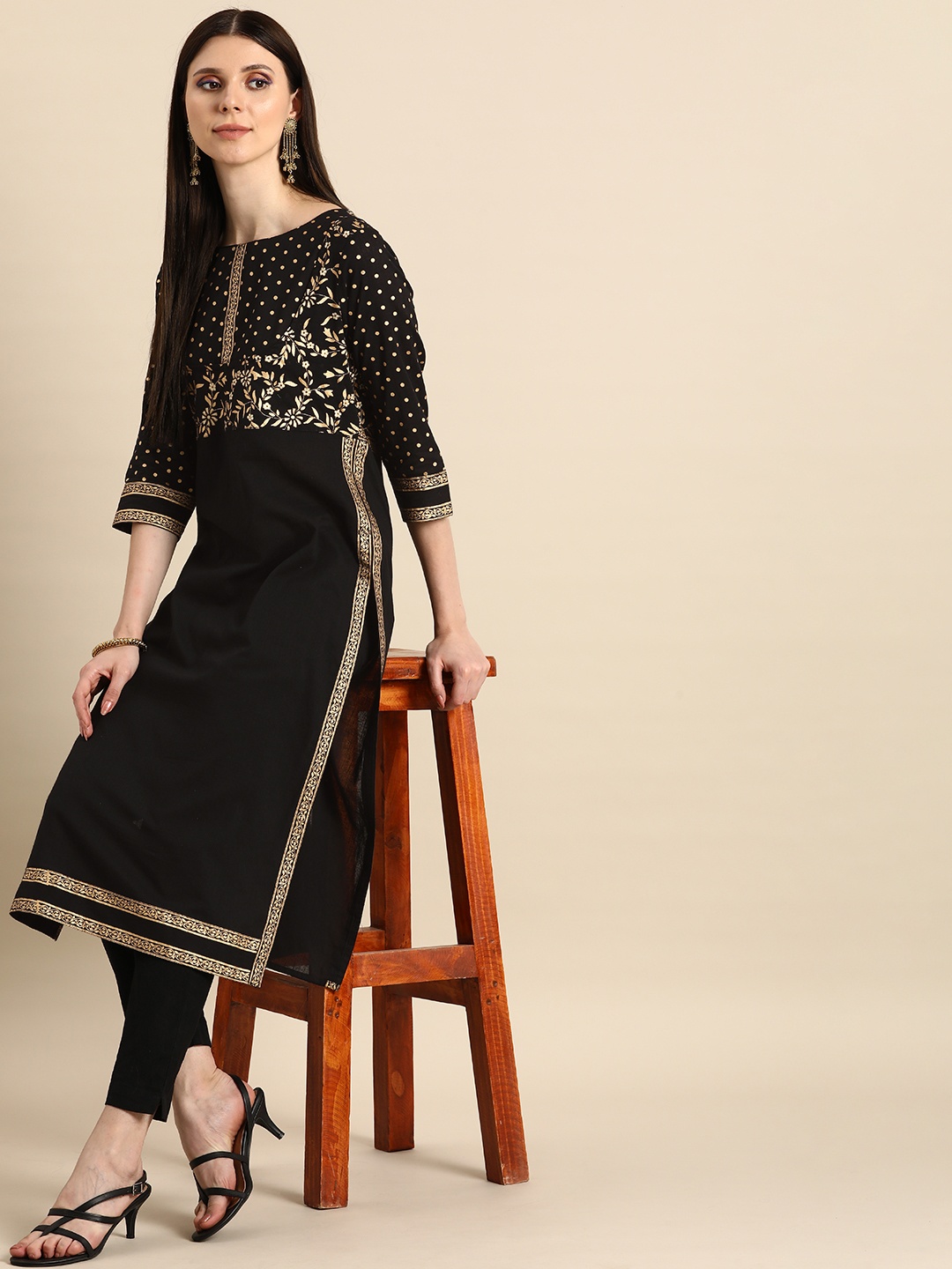 

Anouk Women Black & Gold-Toned Floral Woven Design Pure Cotton Straight Kurta