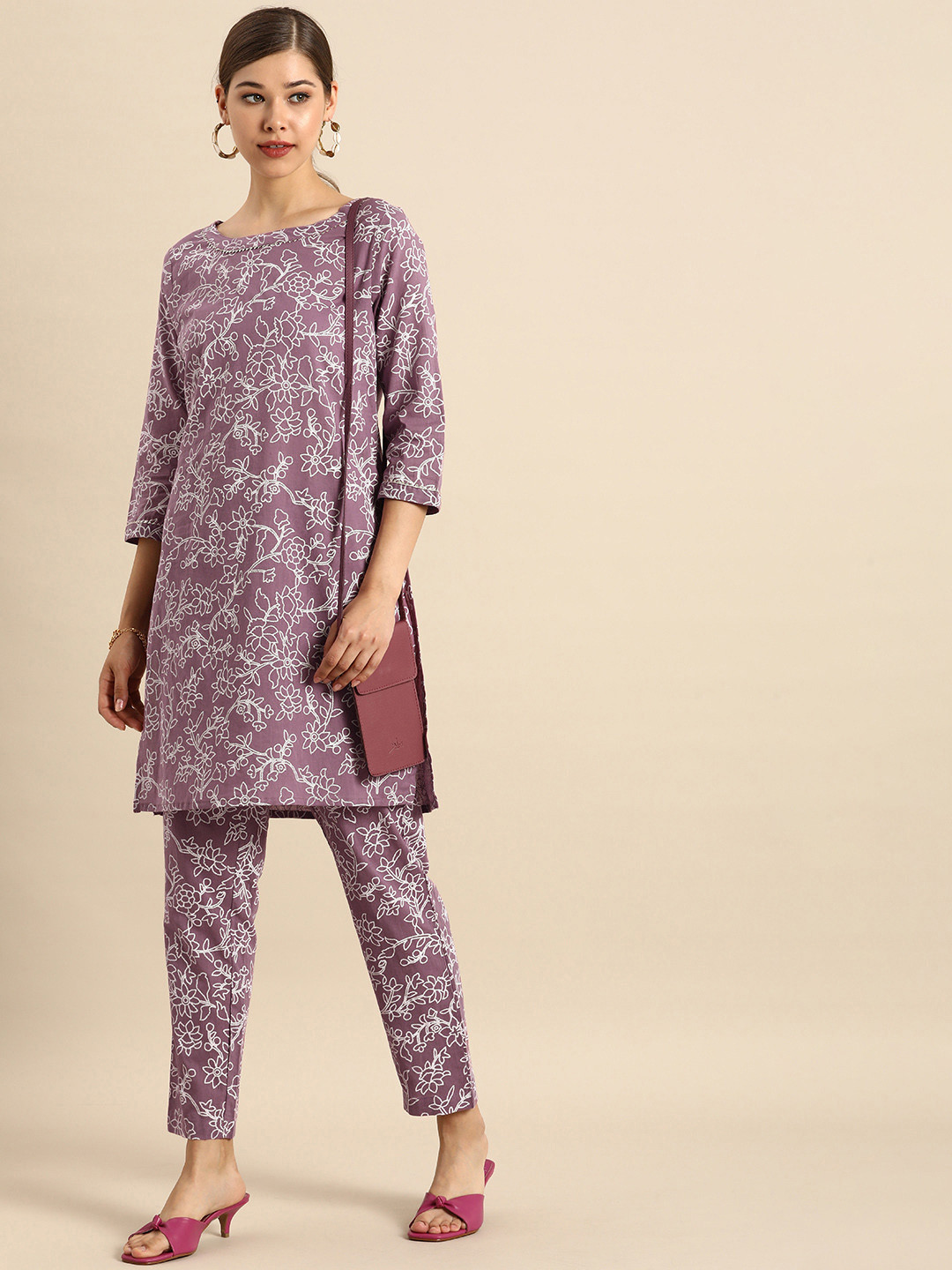 

Anouk Women Mauve Floral Printed Gotta Patti Pure Cotton Kurta with Trousers