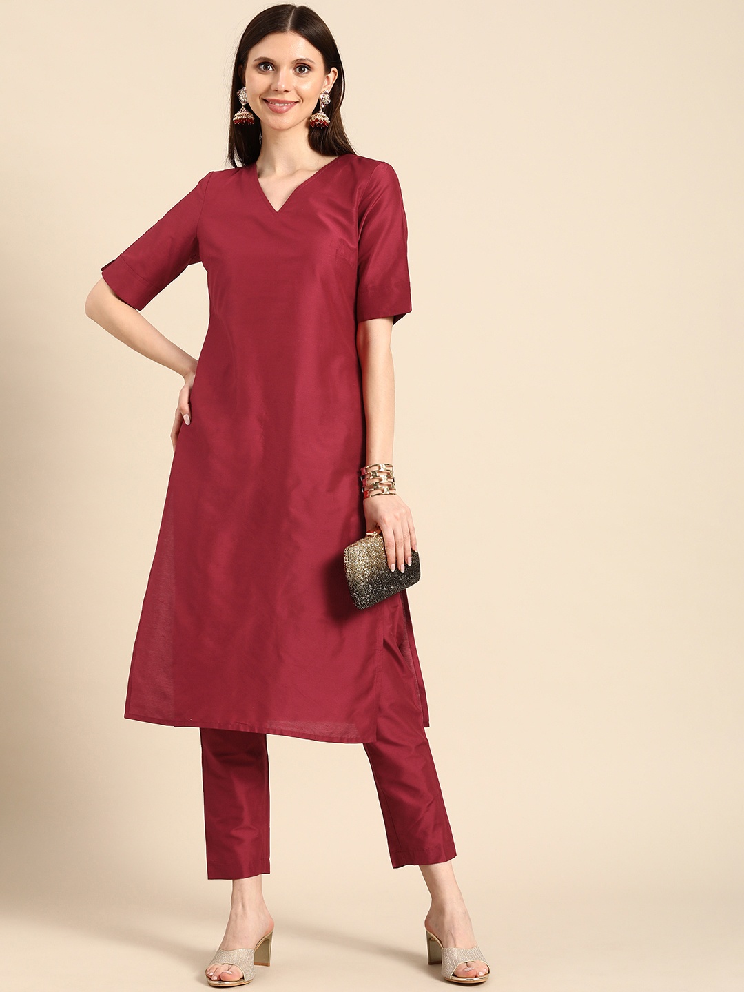 

Anouk Women Maroon Solid V-Neck Straight Kurta with Trousers