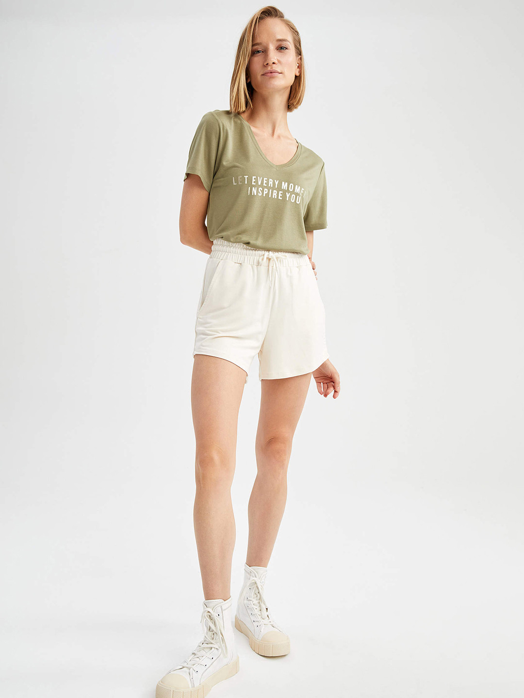 

DeFacto Women Green & Golden Typography Printed V-Neck T-shirt