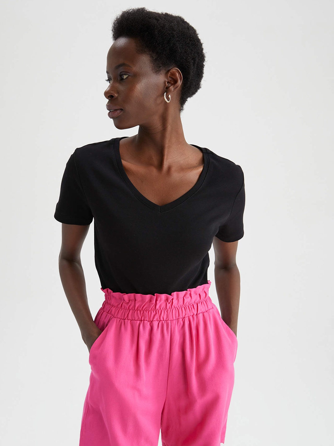 

DeFacto Women Black Solid Cotton V-Neck Slim Fit T-shirt