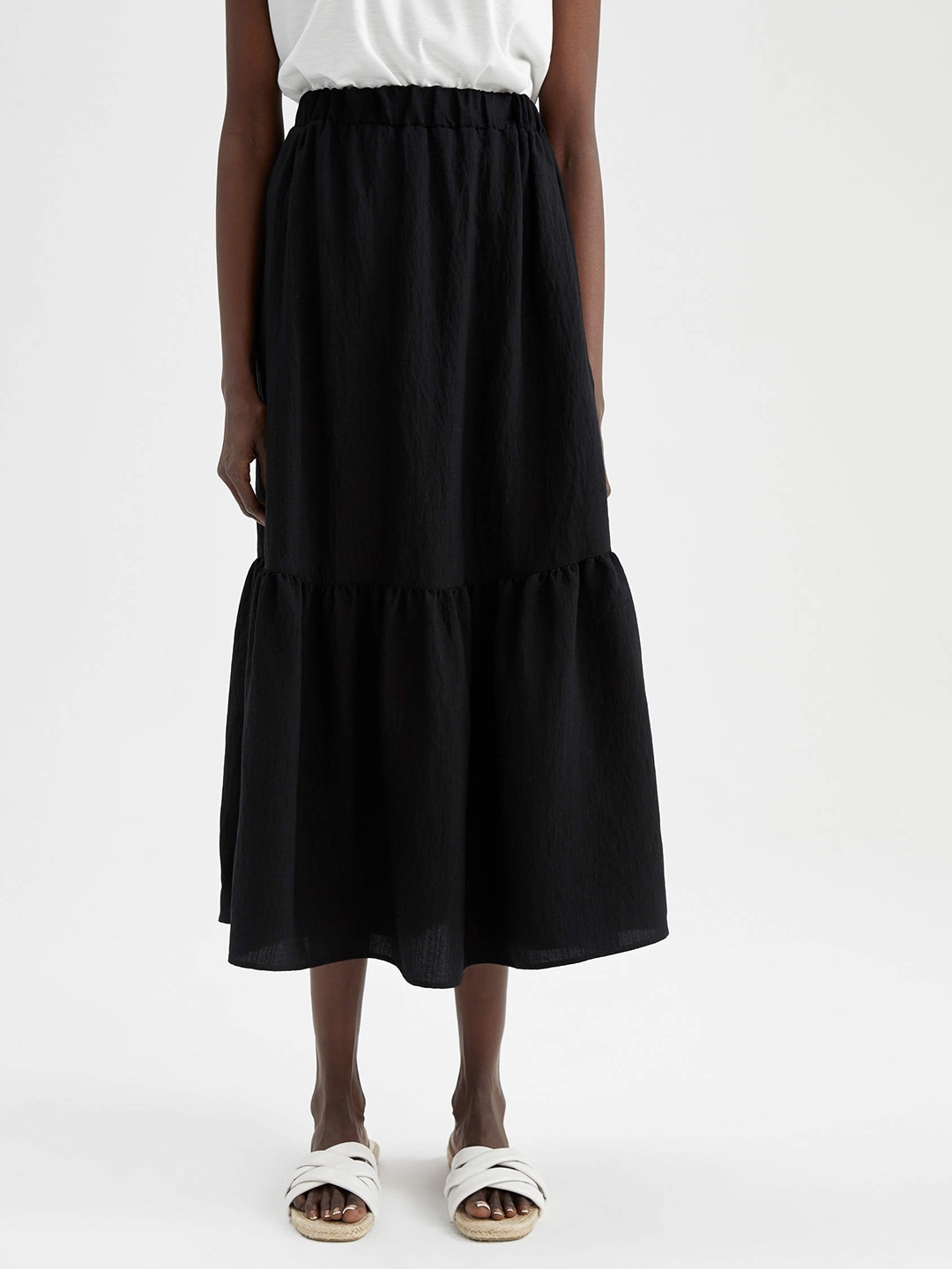 

DeFacto Women Black Solid A-Line Tiered Midi Skirt
