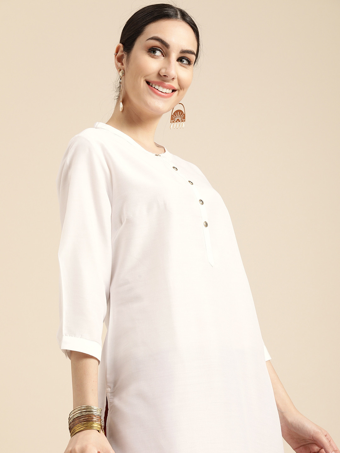 

Anouk Women White Solid Kurta