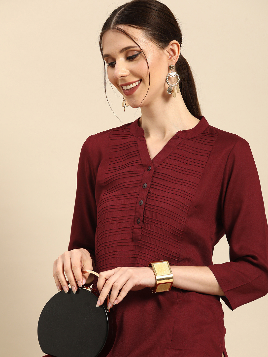 

Anouk Women Maroon Pintuck Pleats Detail Pure Cotton Kurta