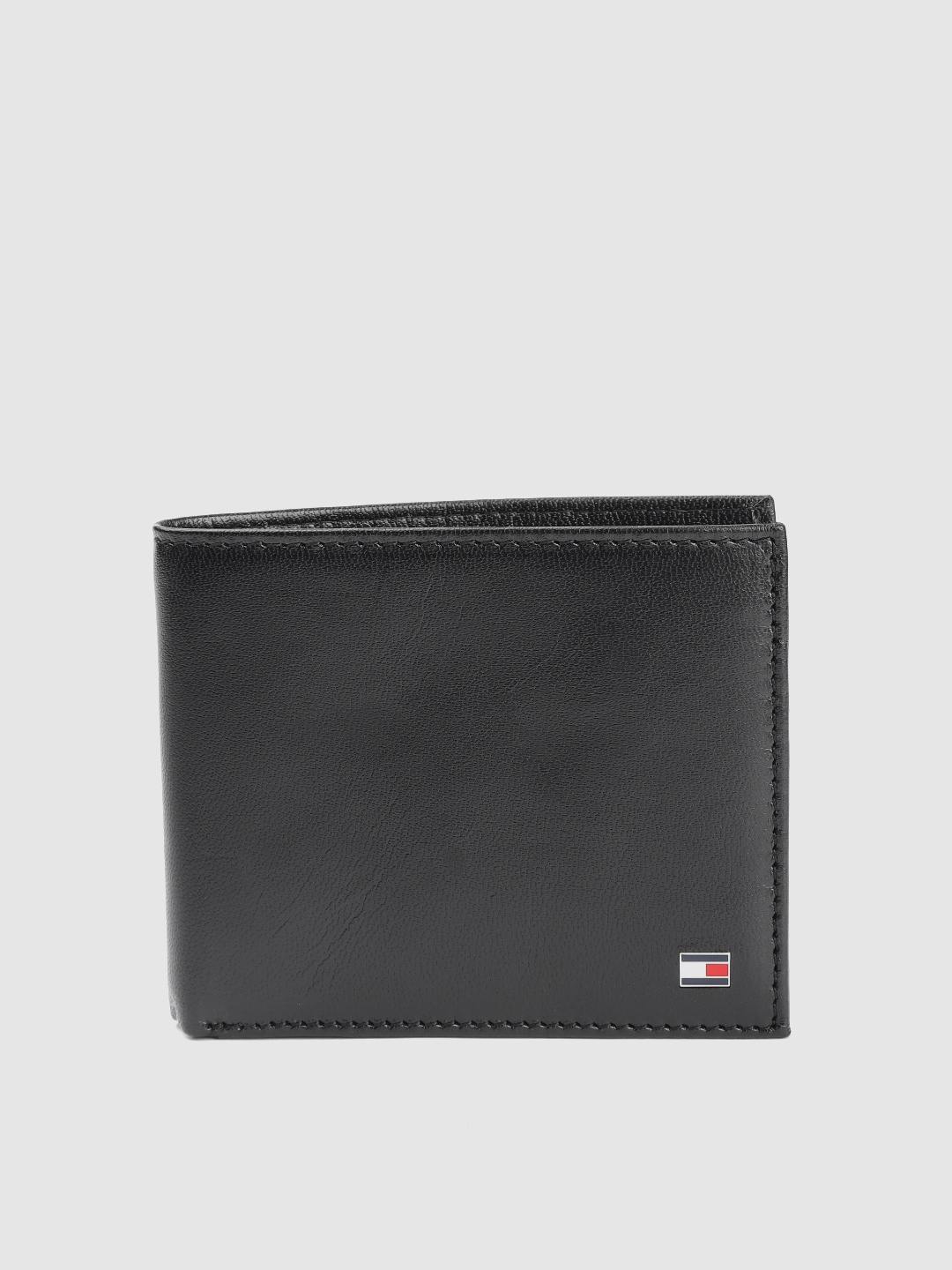 

Tommy Hilfiger Men Black Leather Two Fold Wallet