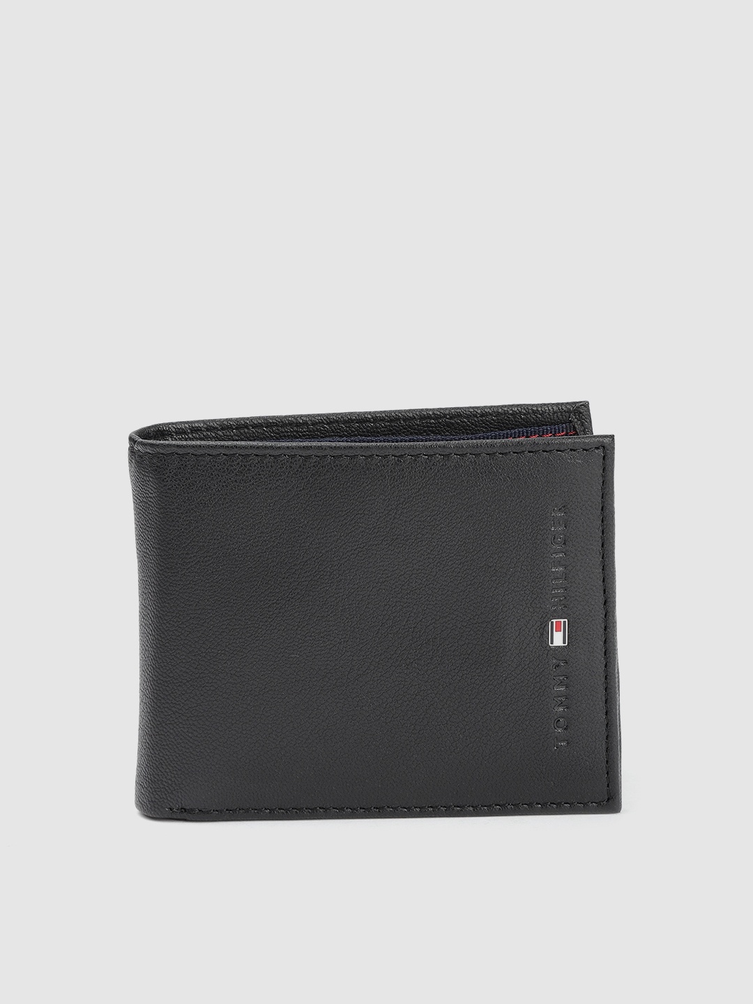 

Tommy Hilfiger Men Black Leather Two Fold Wallet