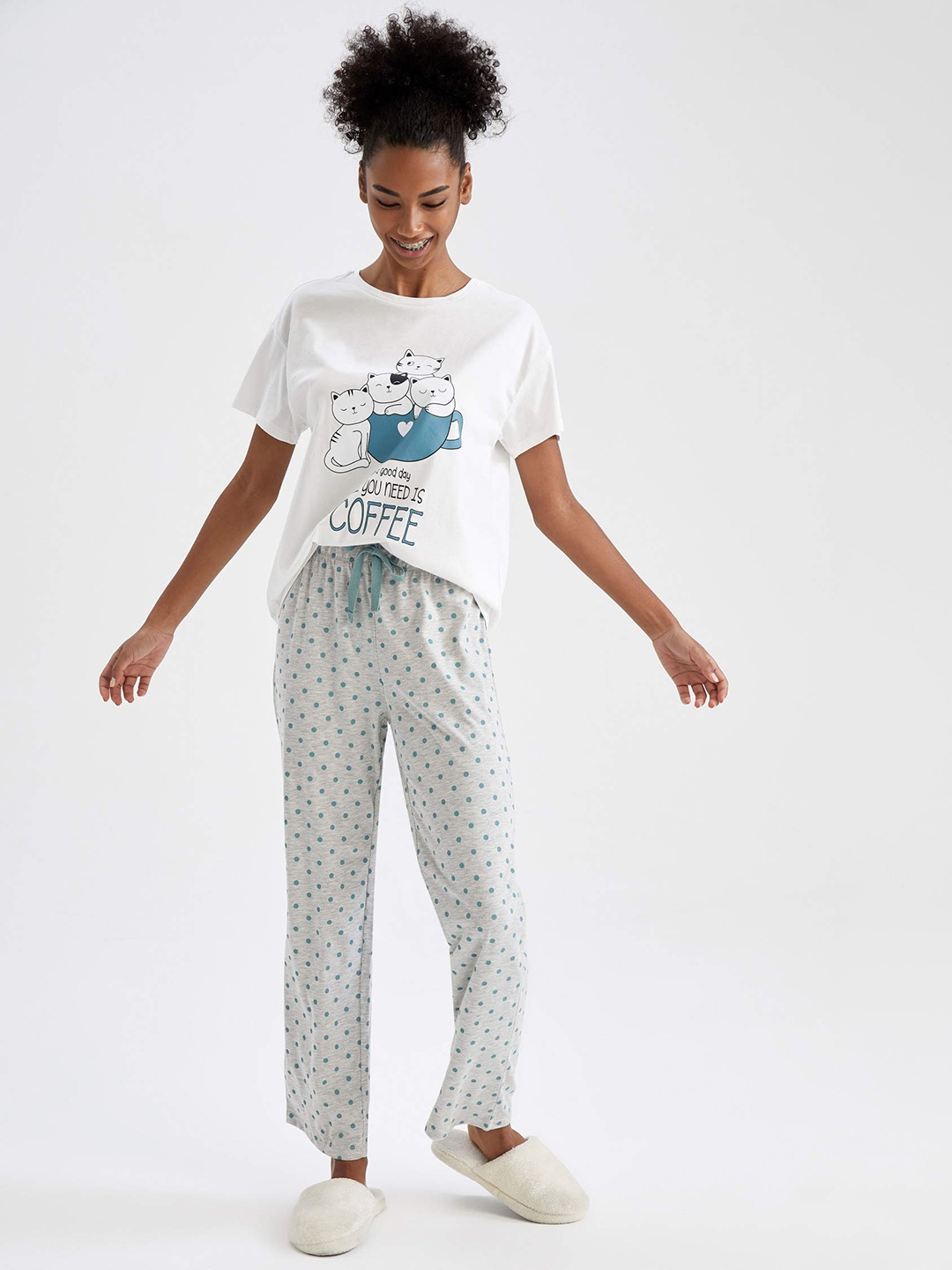 

DeFacto Women White & Grey Melange Printed Pyjama Set