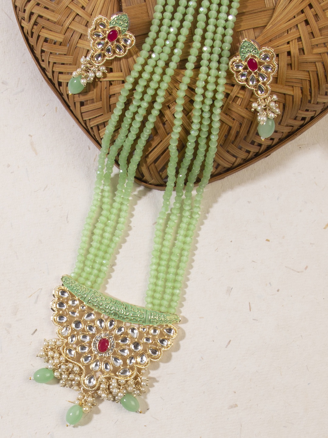 

AccessHer Gold-Plated Green Kundan-Studded & Beaded Meenakari Jewellery Set