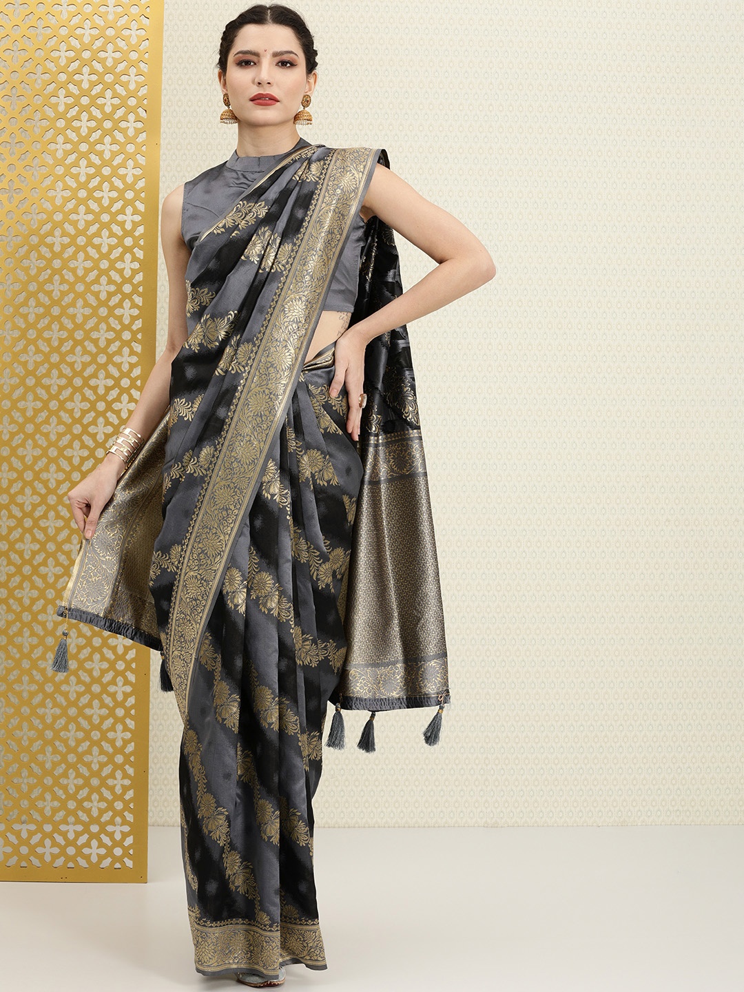 

House of Pataudi Grey & Black Ethnic Motifs Zari Silk Blend Banarasi Saree