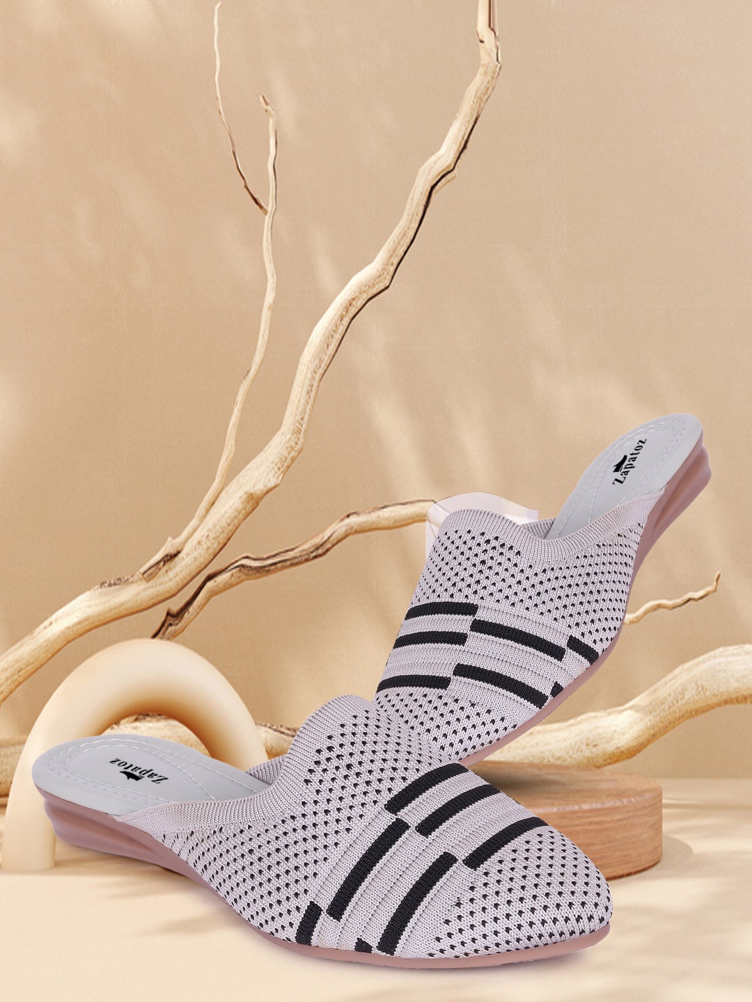 

ZAPATOZ Women Grey Woven Design Mules