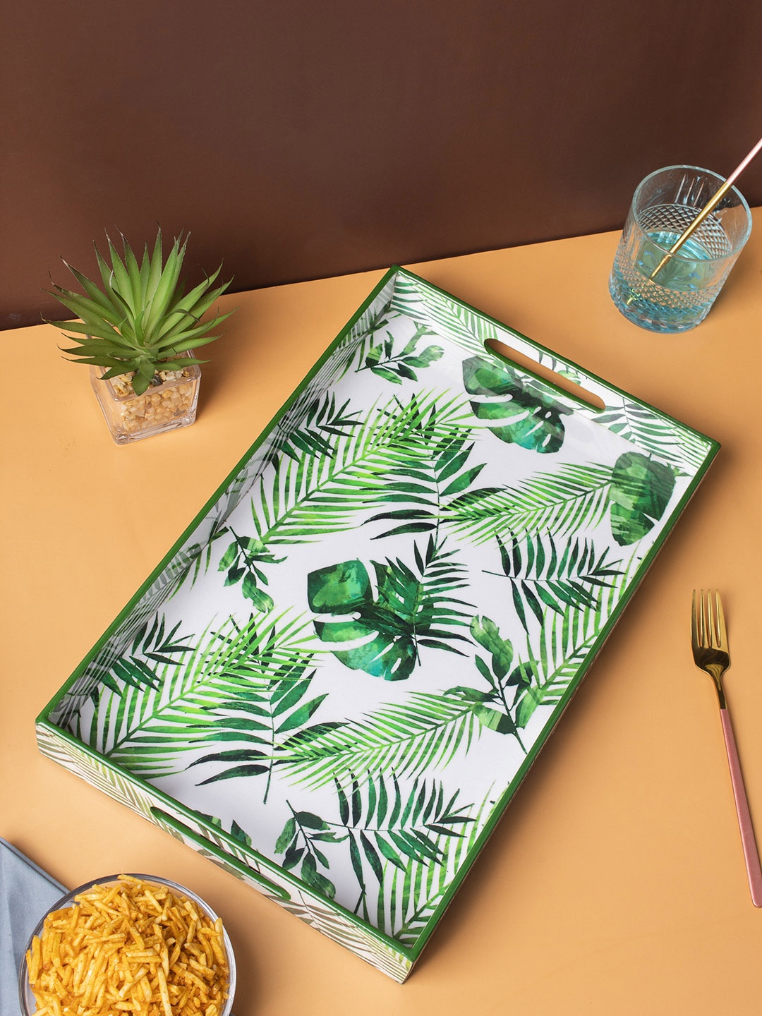 MARKET99 Green & White Leaf Printed Wooden Tray