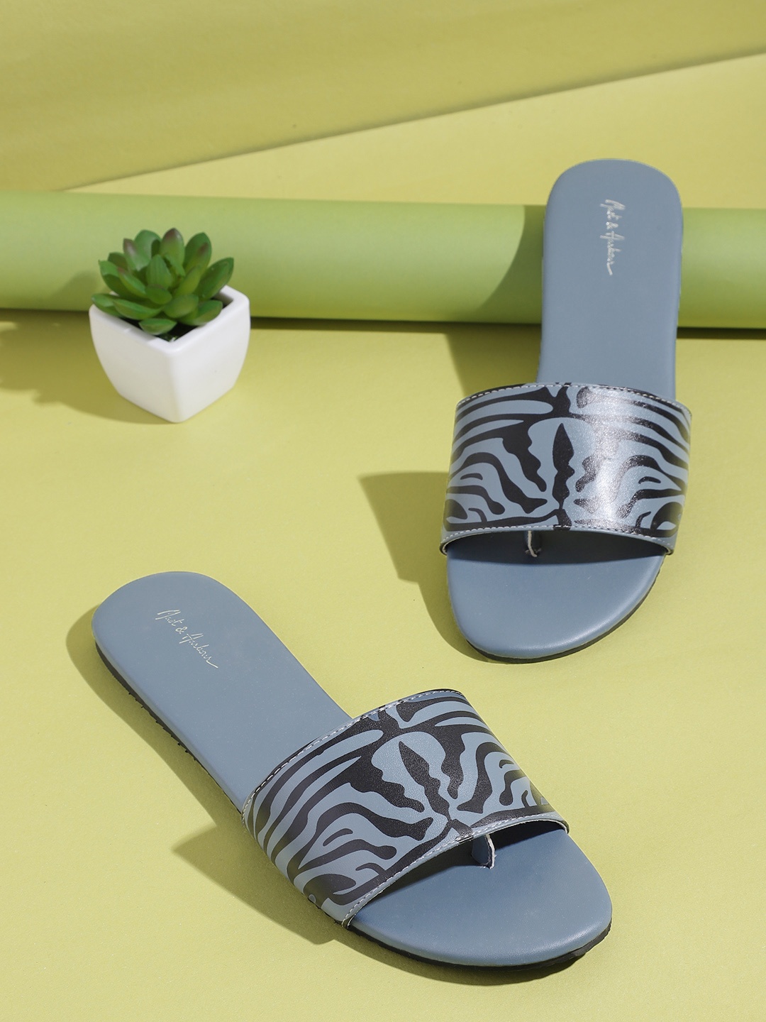 

Mast & Harbour Women Blue & Black Printed Open Toe Flats