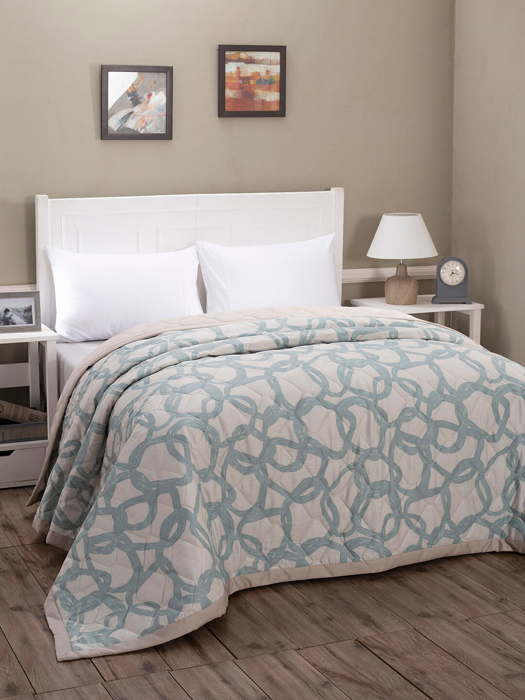 

MASPAR Off White & Blue 110 GSM Double Bed AC Room Quilt