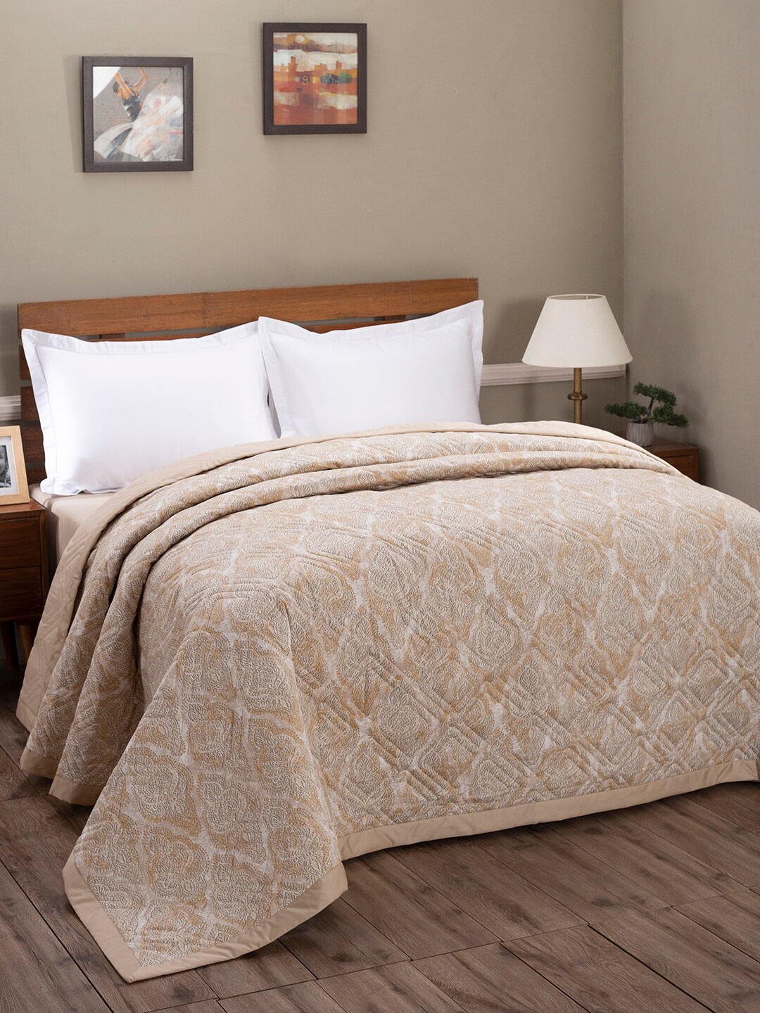 

MASPAR Gold-Toned & Grey Ethnic Motifs AC Room 100 GSM Double Bed Quilt