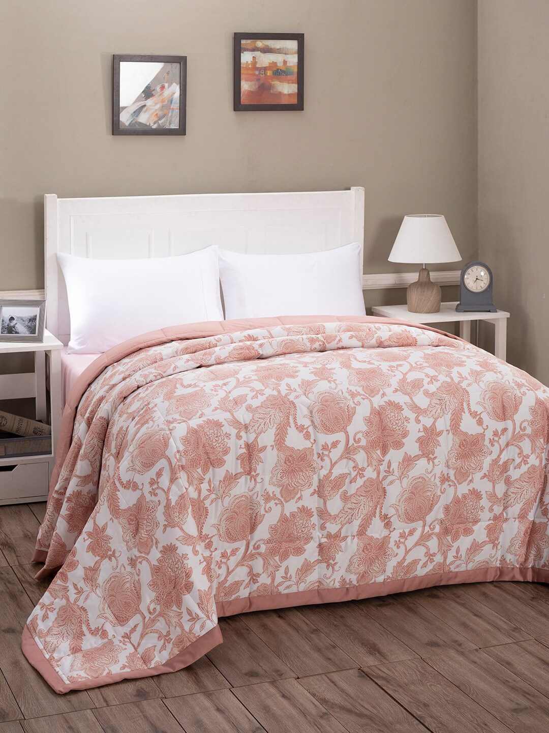 

MASPAR White & Red Floral AC Room 110 GSM Double Bed Quilt