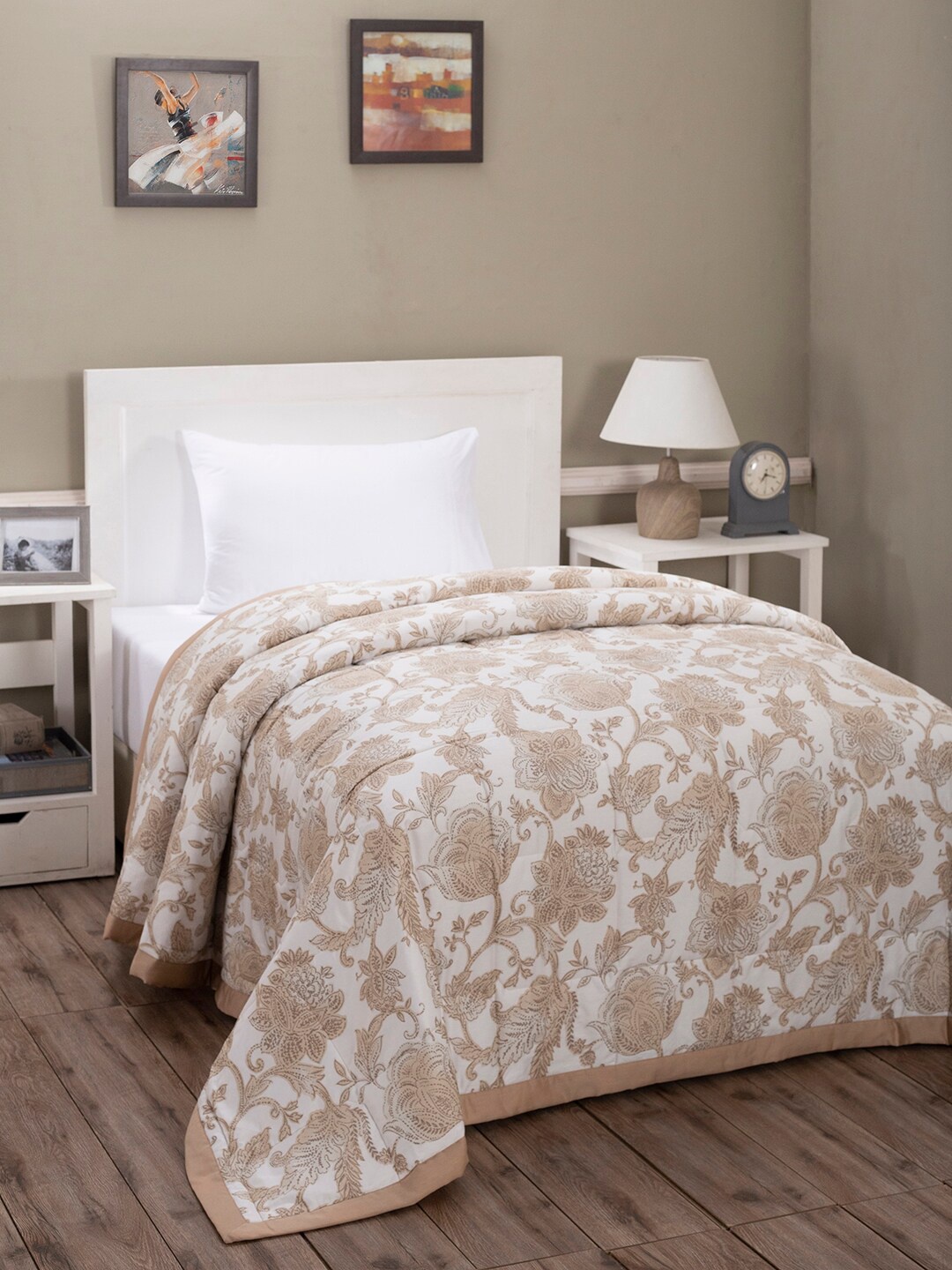 

MASPAR Cream & White Floral Printed 100 GSM AC Room Single Bed Quilt