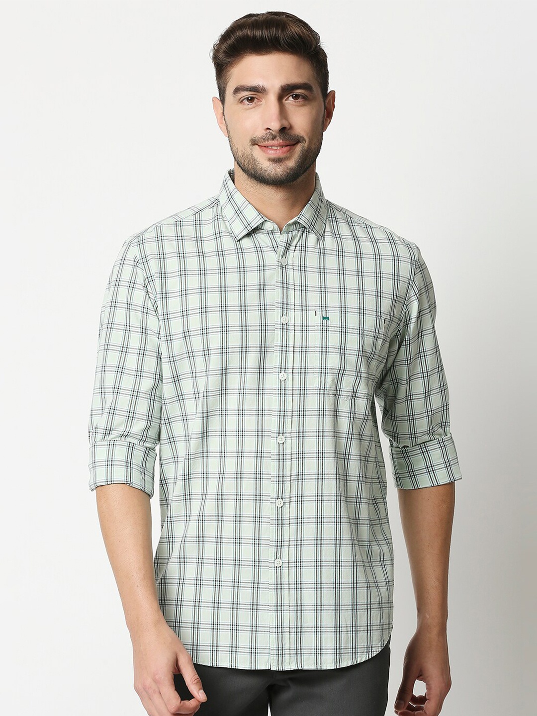 

Basics Men Green Slim Fit Checked Pure Cotton Casual Shirt