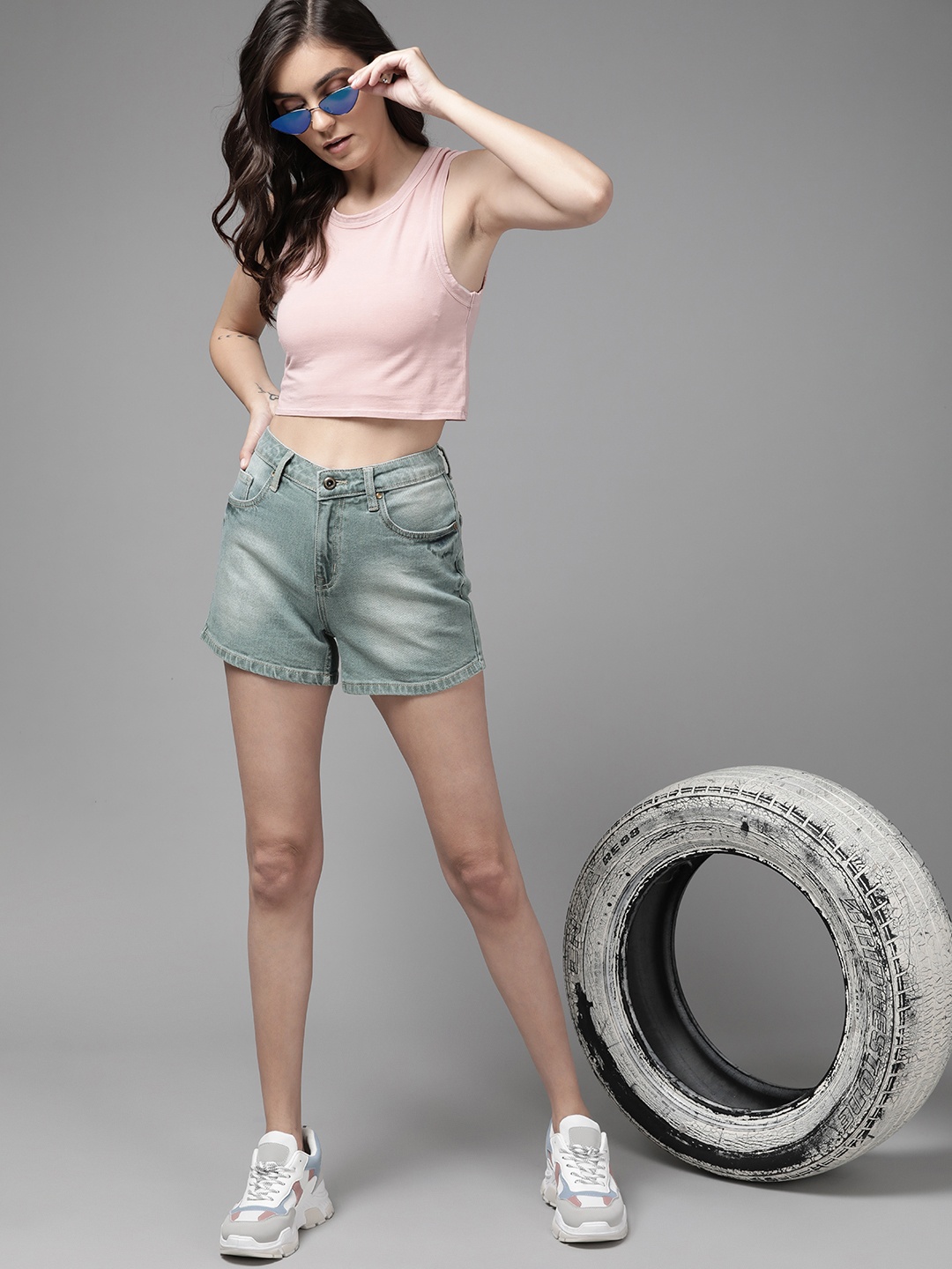 

The Roadster Lifestyle Co Women Blue With A Tinge Of Green Denim Shorts
