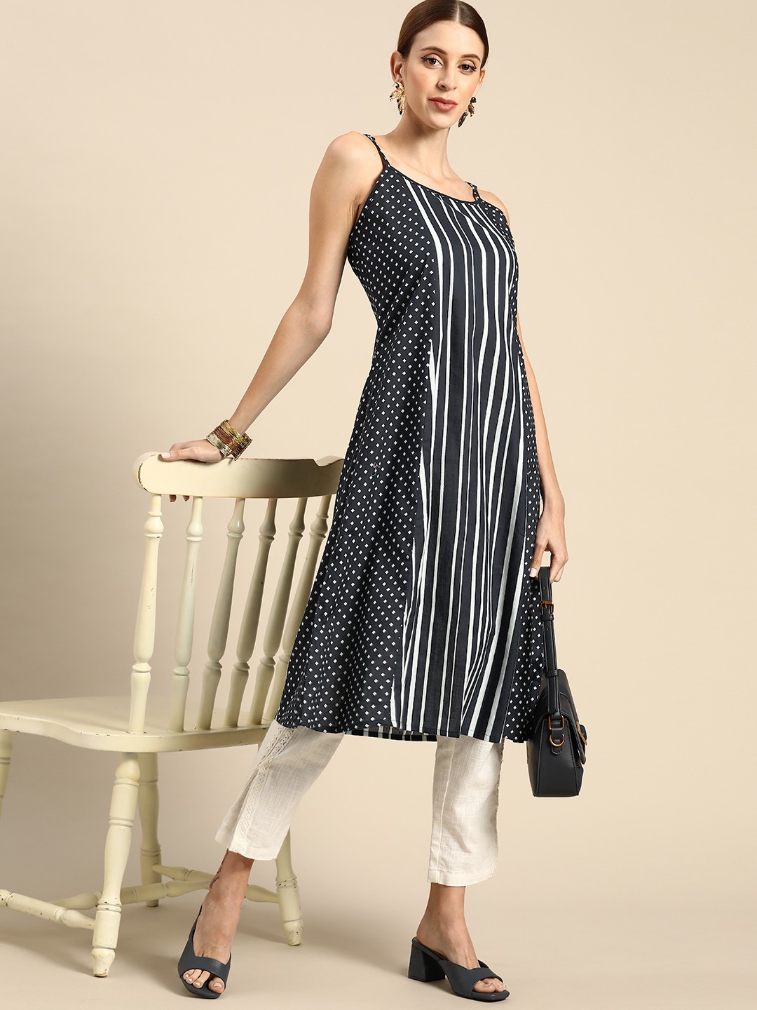 

Anouk Women Navy Blue & White Pure Cotton Geometric Printed Fusion Kurta