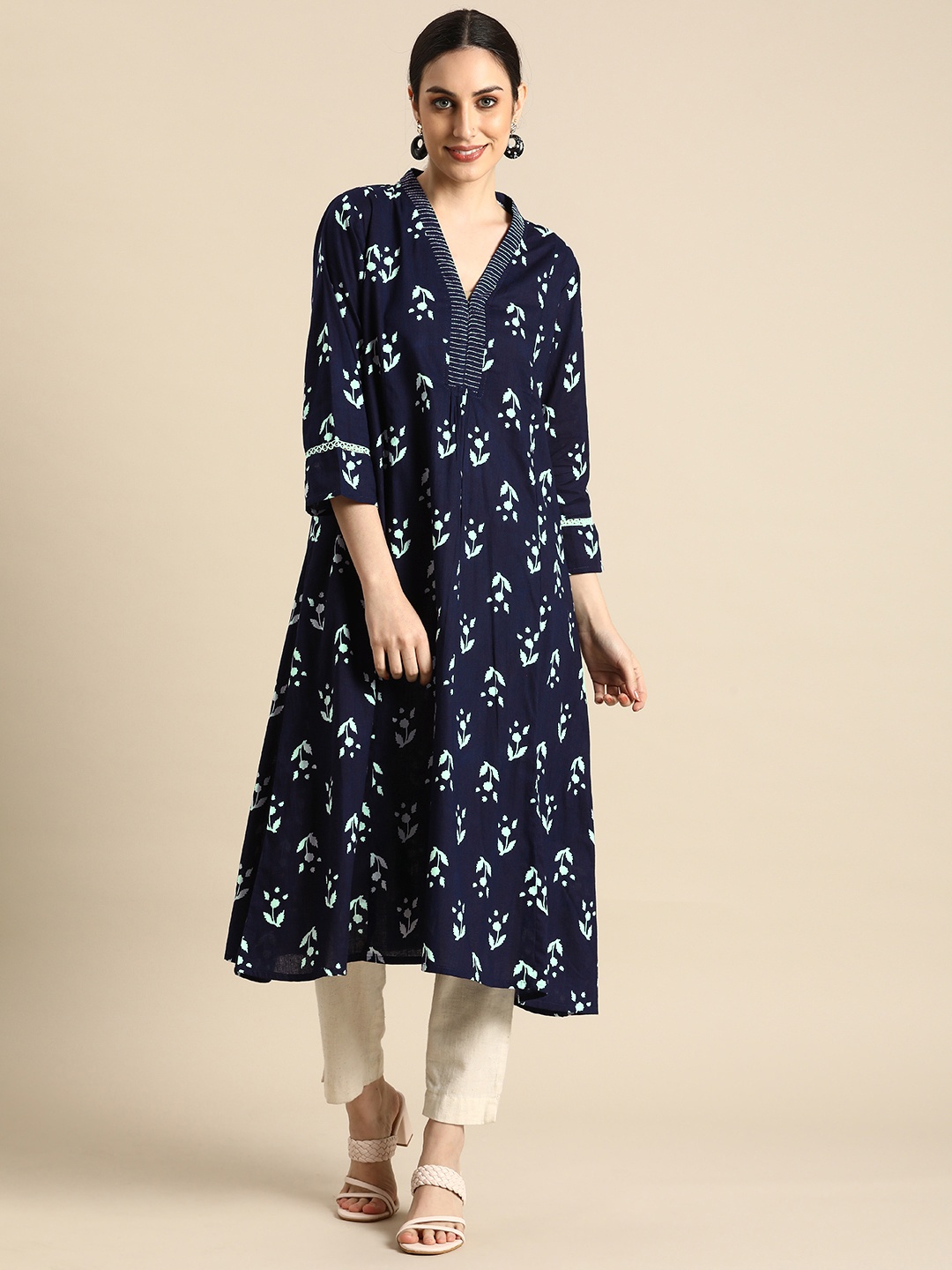 

Anouk Women Navy Blue & White Ethnic Motifs Printed Indigo Kurta