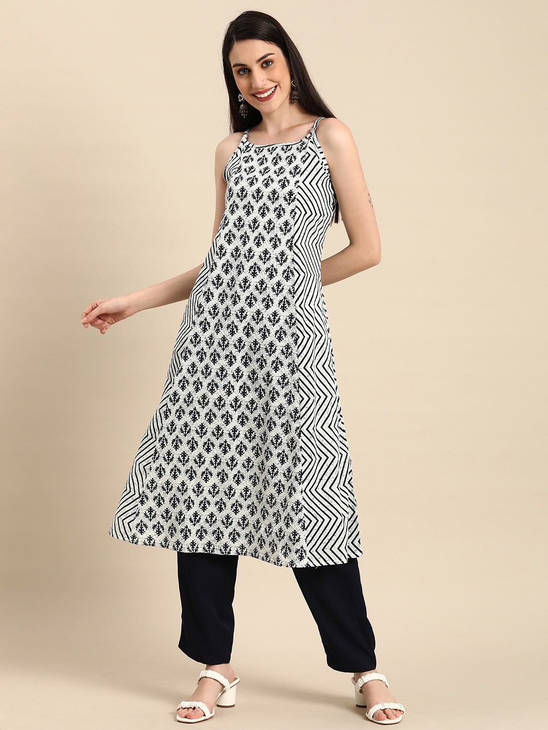 

Anouk Women White & Black Printed Kurta