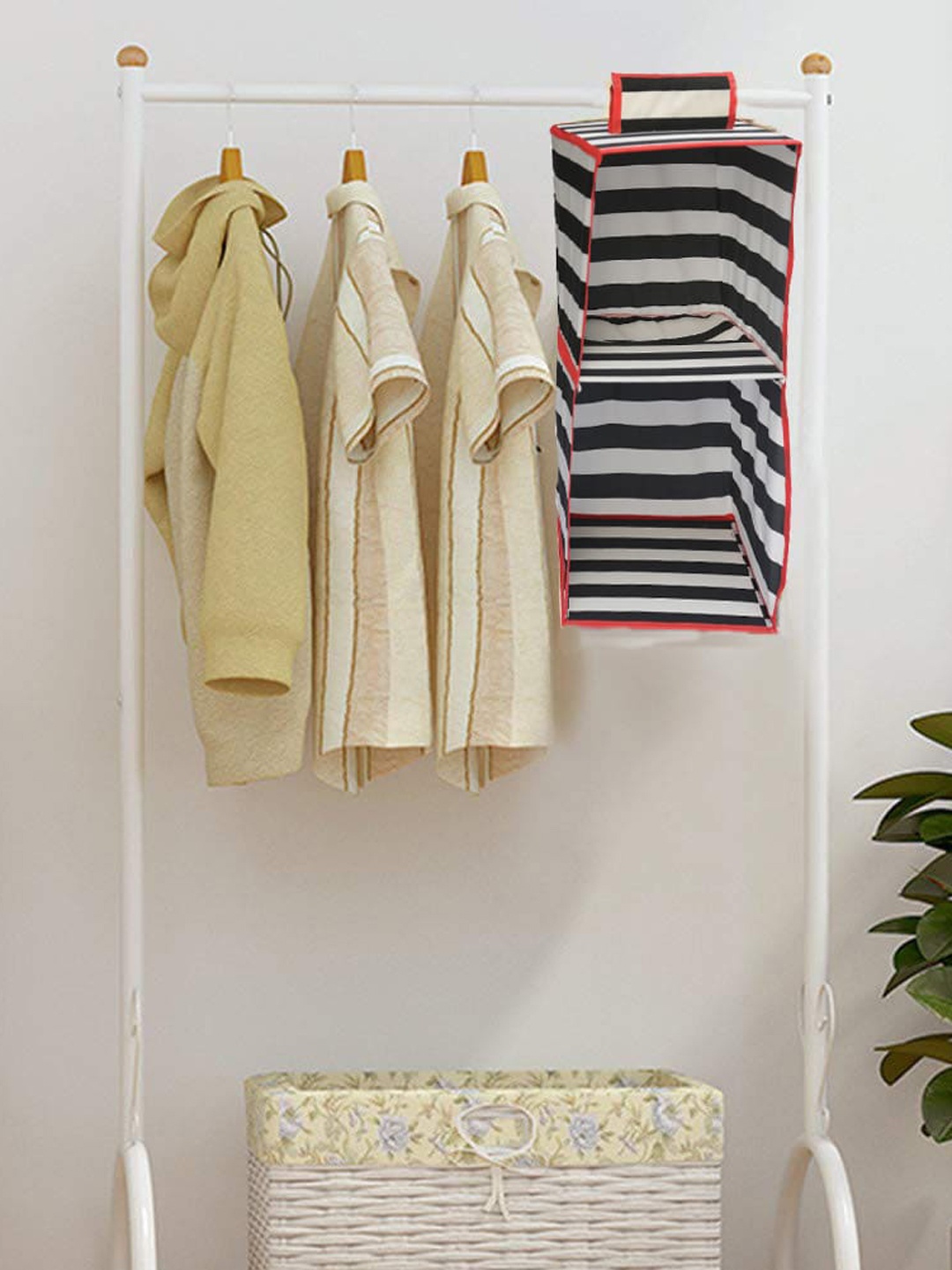 

Kids Clan Kids Black & White Striped Wardrobe Organisers
