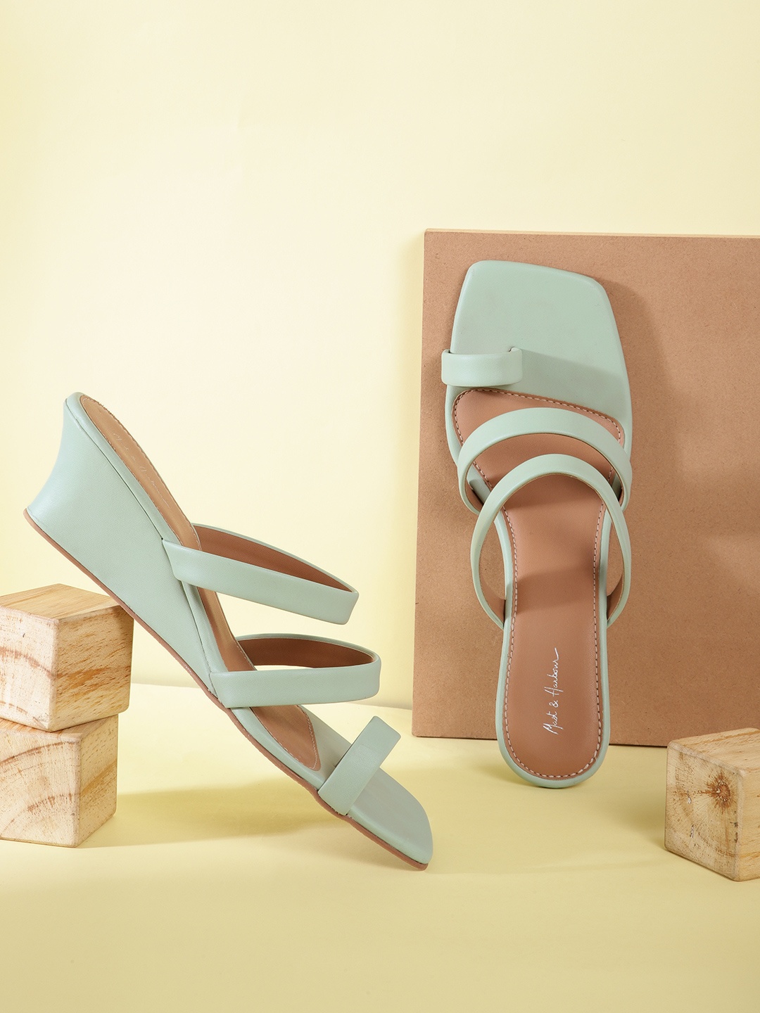 

Mast & Harbour Mint Green Solid Wedges, Sea green